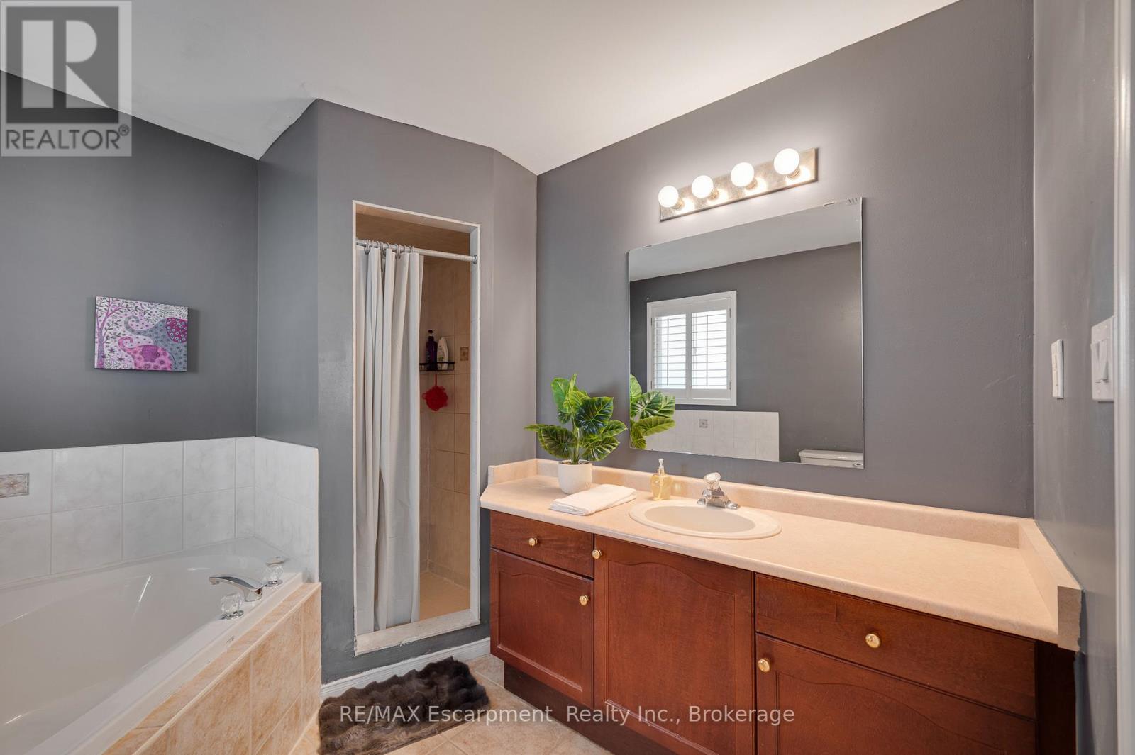 409 Jacqueline Boulevard, Hamilton, Ontario  L9B 2T4 - Photo 20 - X13527696
