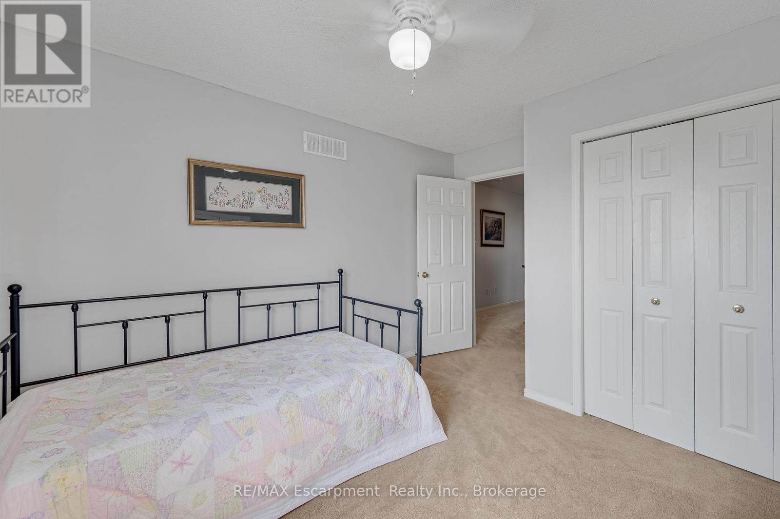 409 Jacqueline Boulevard, Hamilton, Ontario  L9B 2T4 - Photo 21 - X13527696