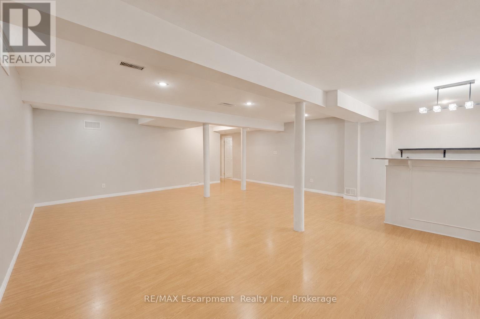 409 Jacqueline Boulevard, Hamilton, Ontario  L9B 2T4 - Photo 25 - X13527696