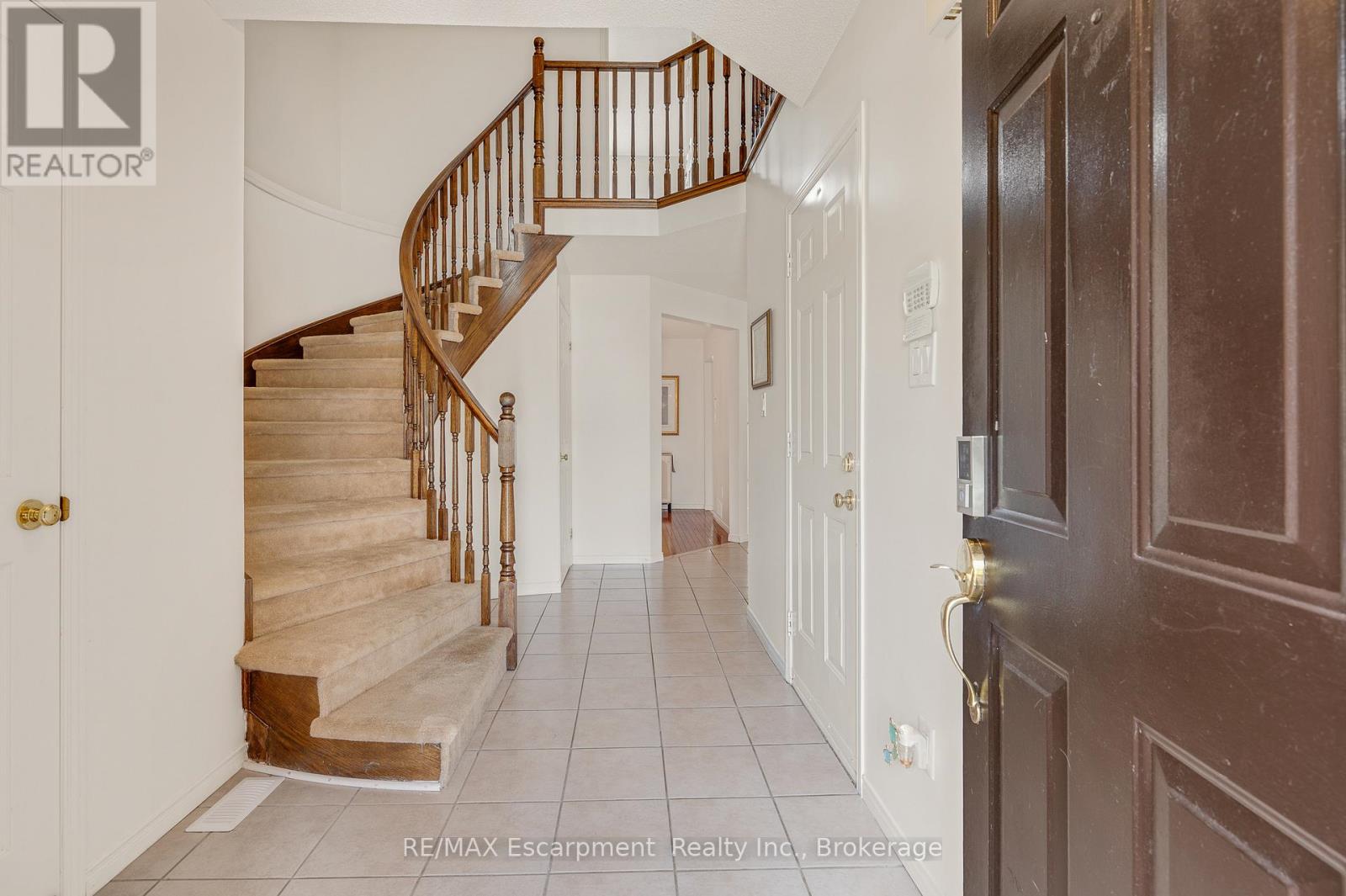 409 Jacqueline Boulevard, Hamilton, Ontario  L9B 2T4 - Photo 5 - X13527696
