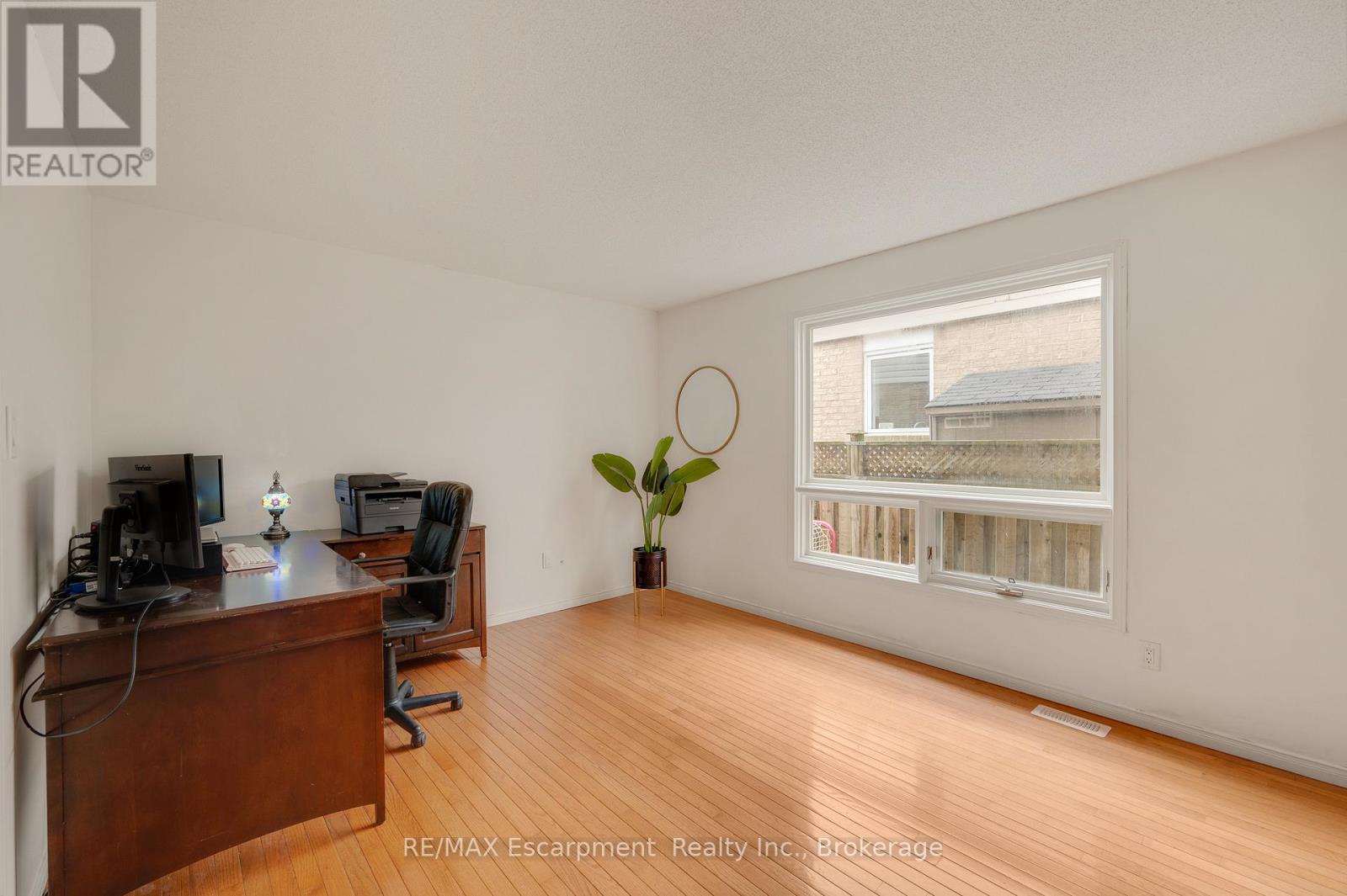 409 Jacqueline Boulevard, Hamilton, Ontario  L9B 2T4 - Photo 7 - X13527696