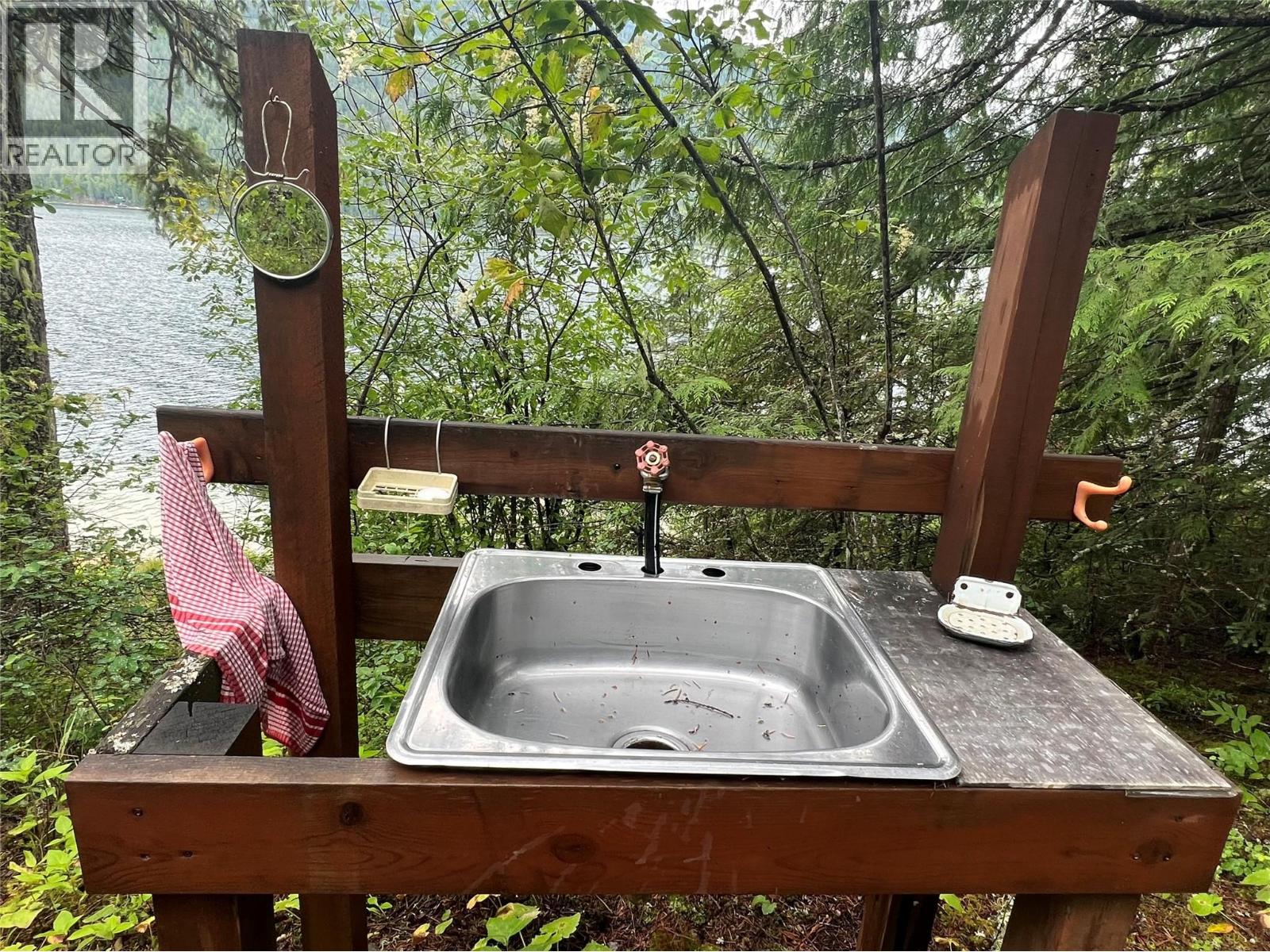 4530 Boat Access West Side, Christina Lake, British Columbia   - Photo 44 - 10393611