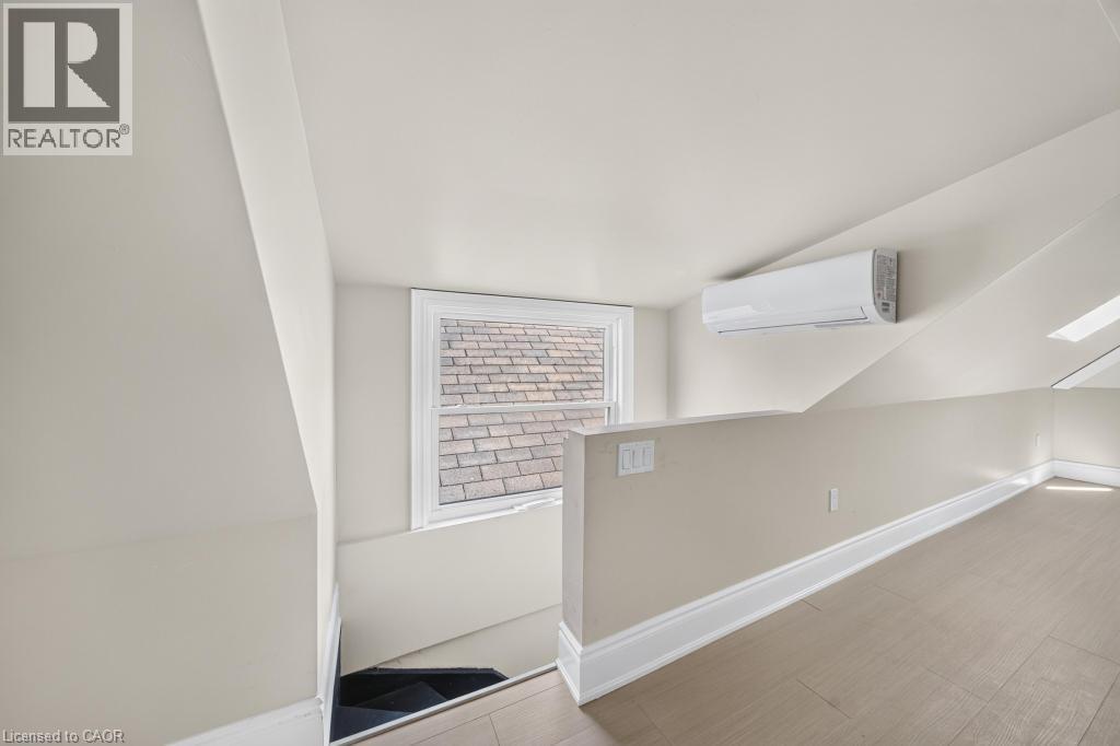 250 Hughson Street N Unit# Upper, Hamilton, Ontario  L8L 4M3 - Photo 27 - 40845140