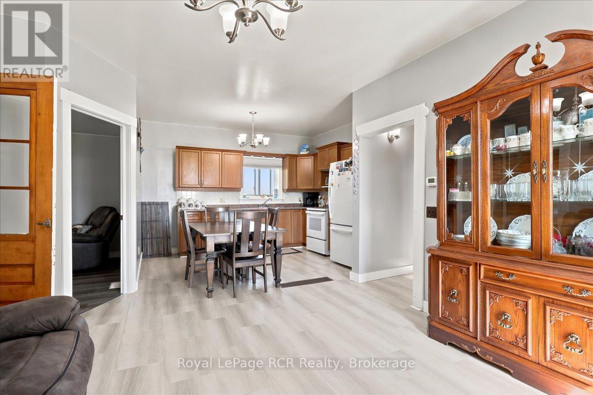7458 Side Road 3 E, Wellington North, Ontario N0G 2L0 - Photo 11 - X13527766
