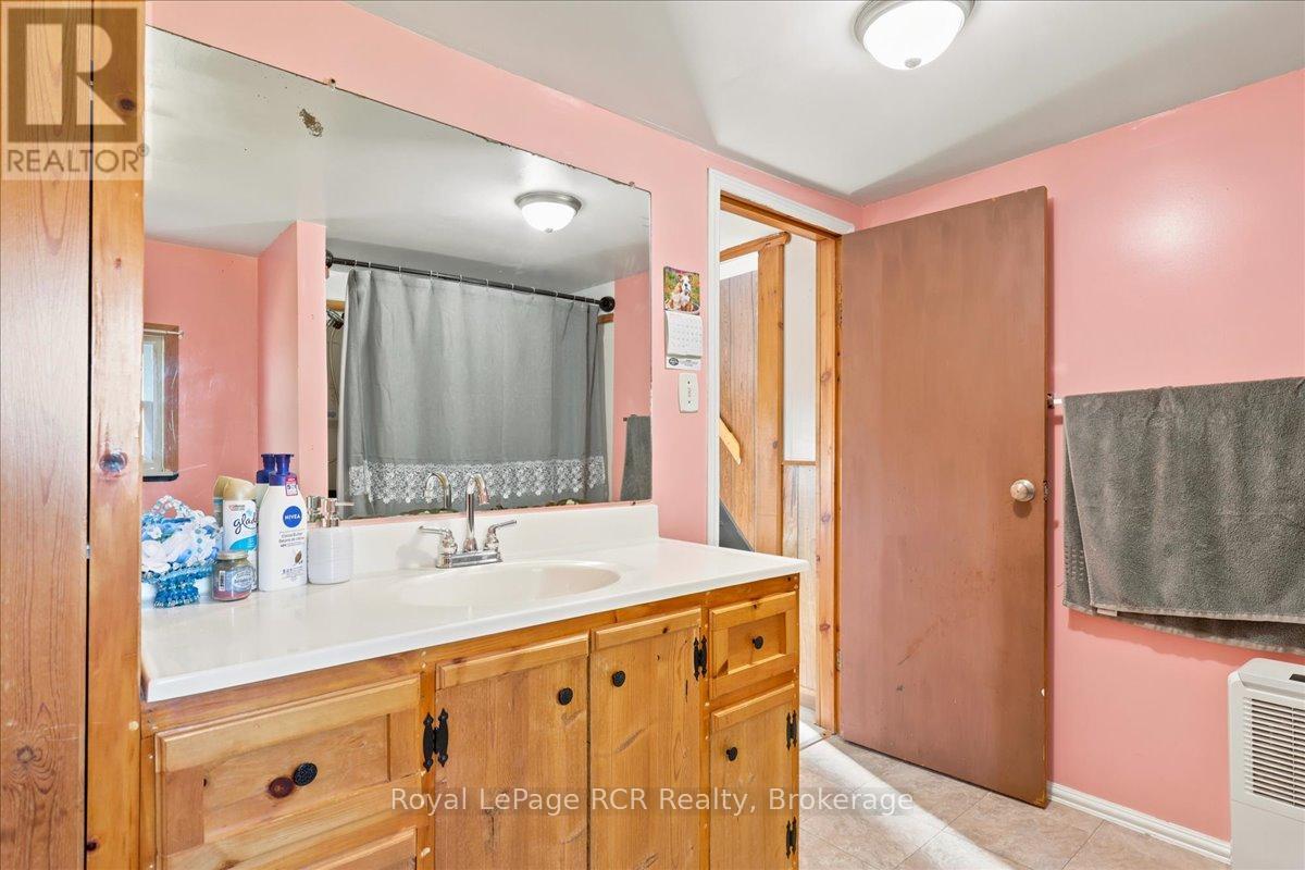 7458 Side Road 3 E, Wellington North, Ontario N0G 2L0 - Photo 22 - X13527766