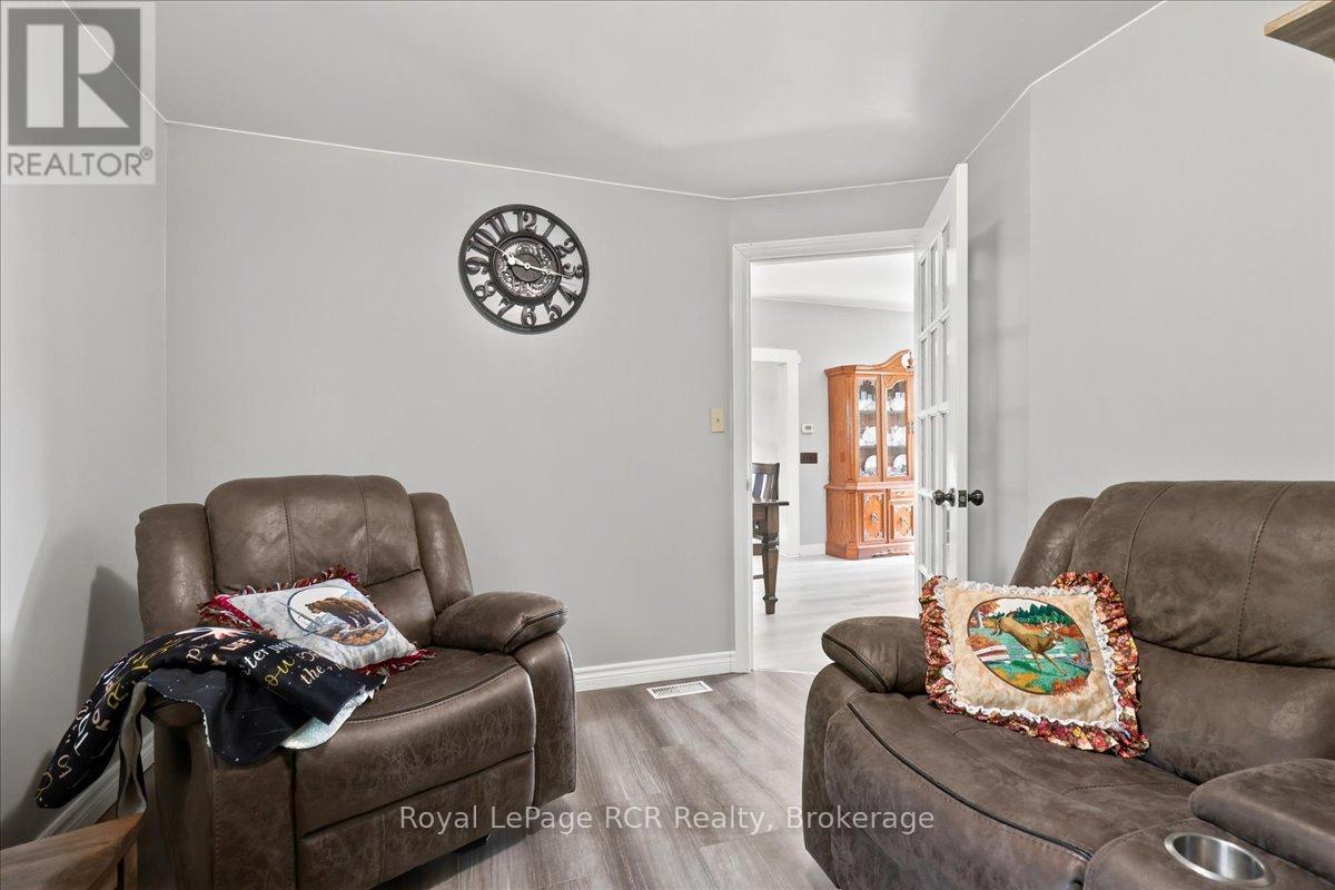 7458 Side Road 3 E, Wellington North, Ontario N0G 2L0 - Photo 35 - X13527766