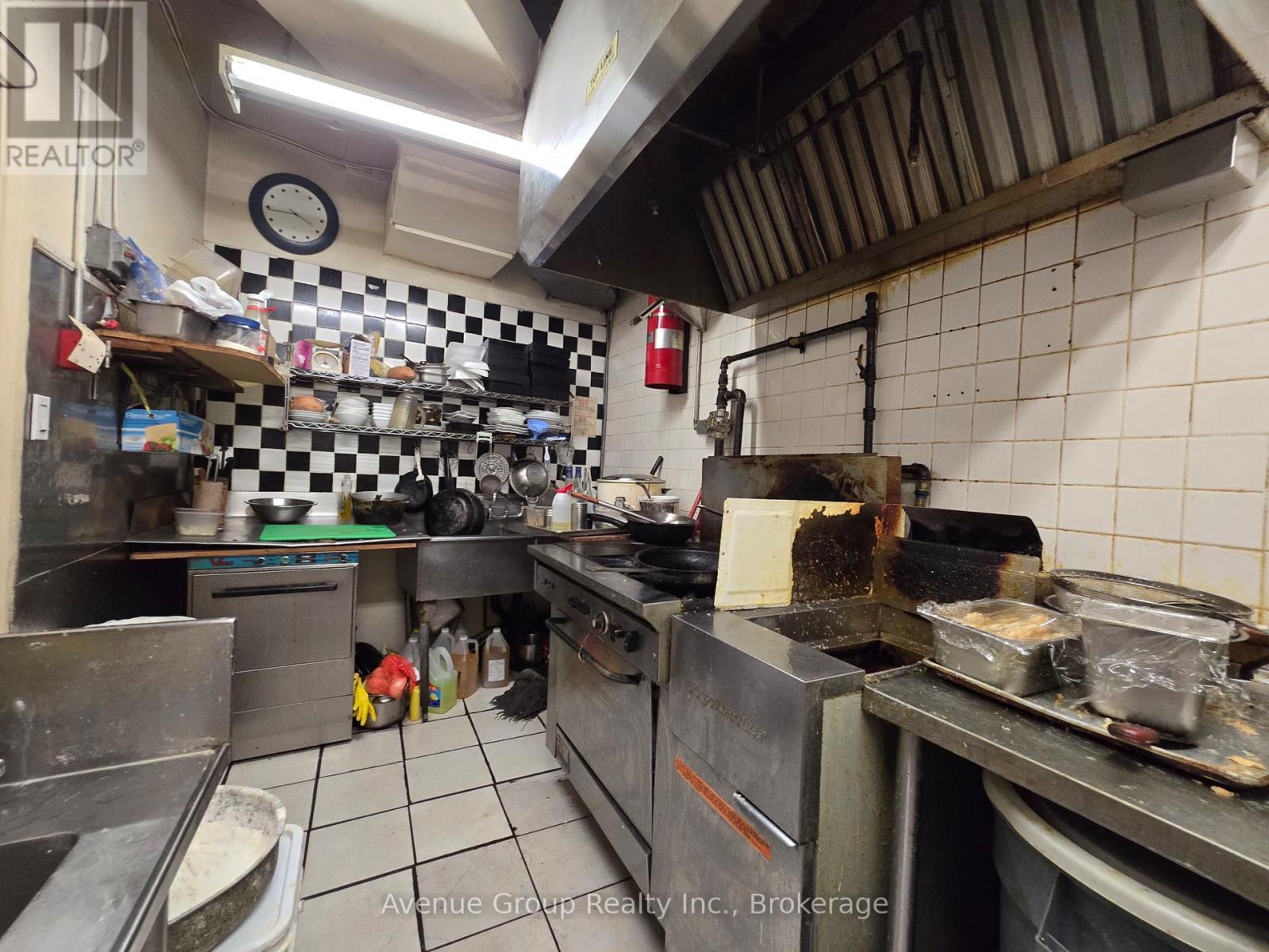376 Eglinton Avenue W, Toronto, Ontario M5N 1A2 - Photo 12 - C13527634