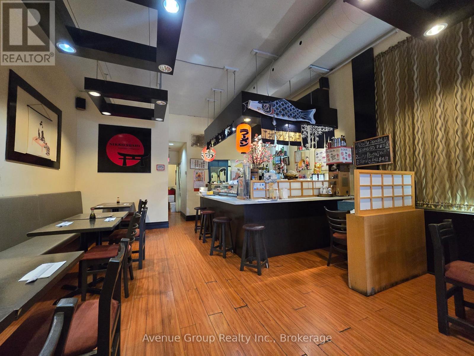 376 Eglinton Avenue W, Toronto, Ontario M5N 1A2 - Photo 9 - C13527634