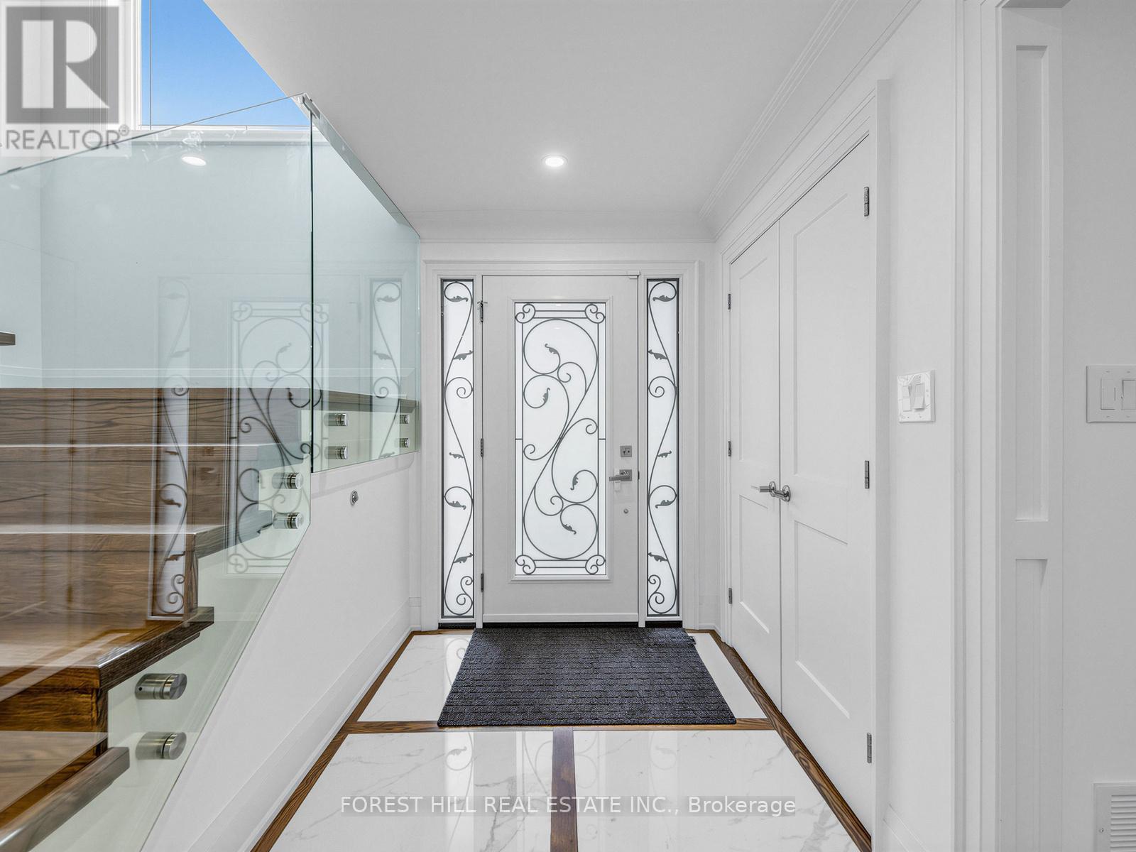 33 Warlock Crescent, Toronto, Ontario M2K 2H8 - Photo 4 - C13527698