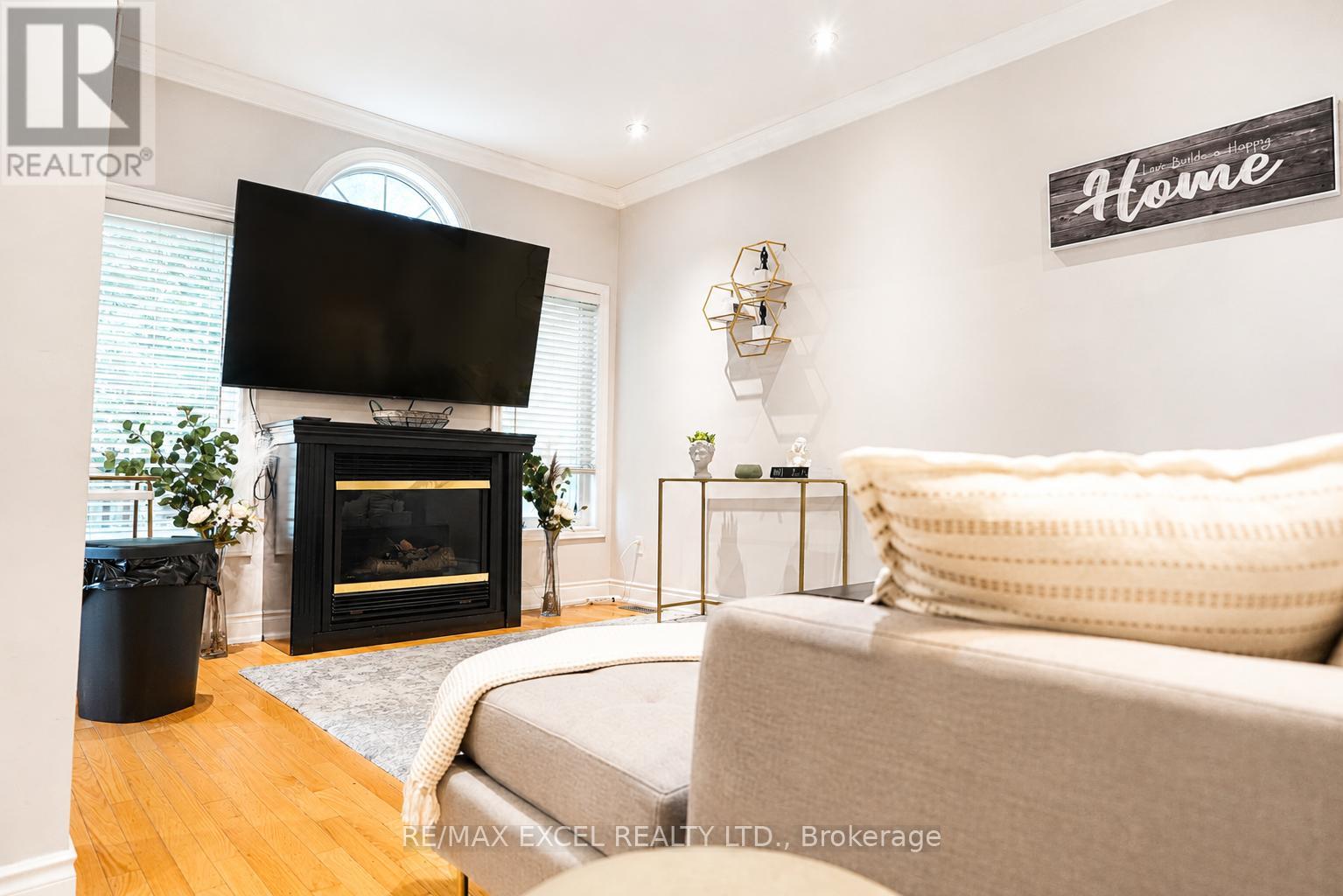 Main - 214 Farmstead Road, Richmond Hill, Ontario  L4S 2J6 - Photo 4 - N13527478