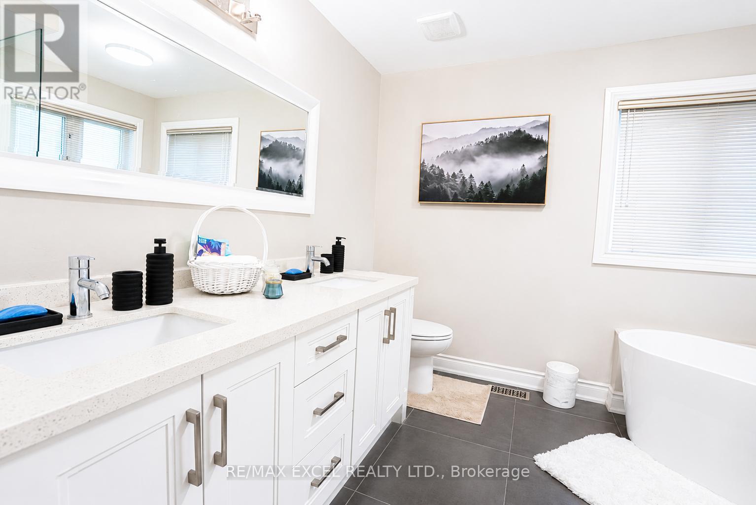 Main - 214 Farmstead Road, Richmond Hill, Ontario  L4S 2J6 - Photo 8 - N13527478