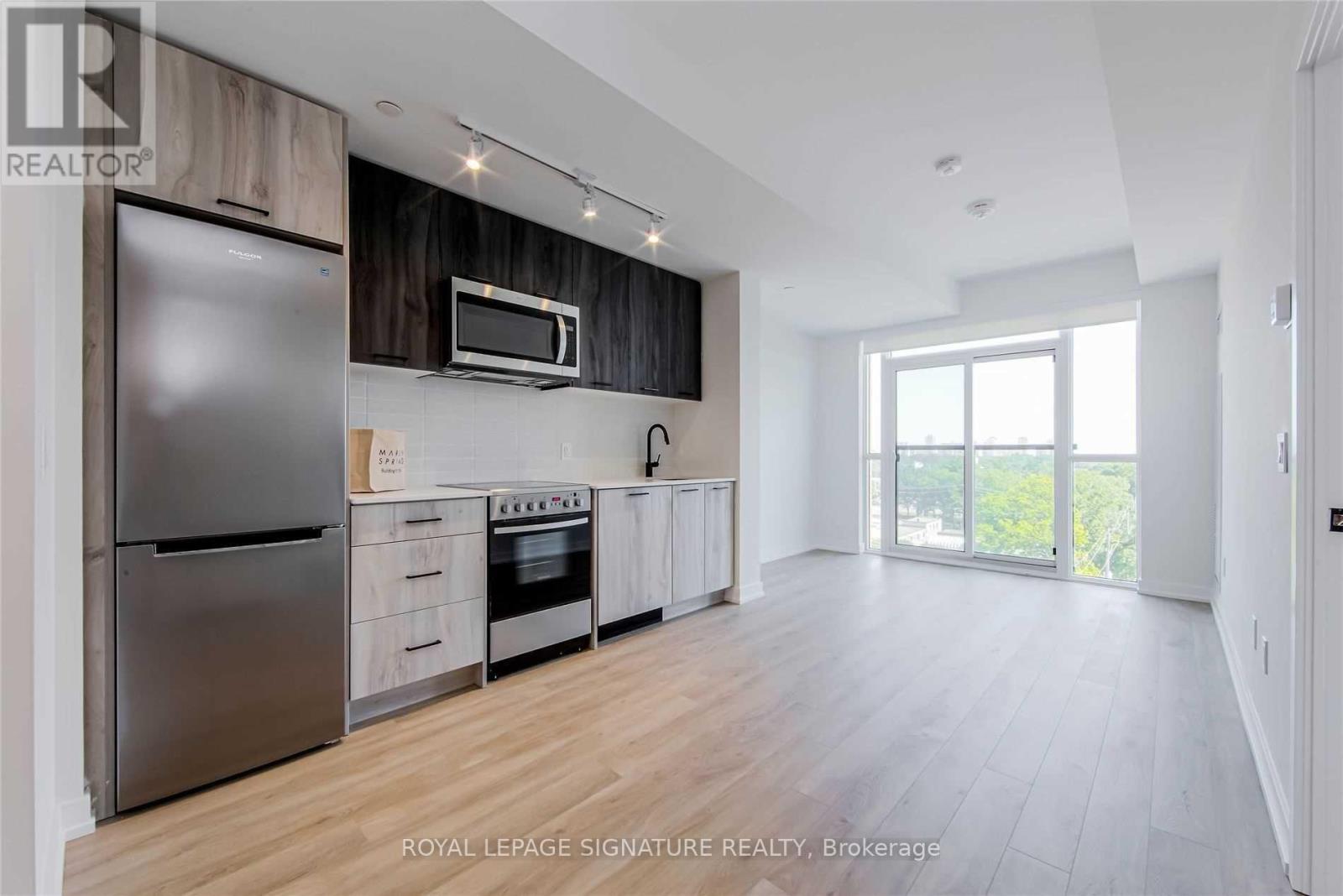 706 - 2300 St Clair Avenue W, Toronto, Ontario M6N 0B3 - Photo 5 - W13527434