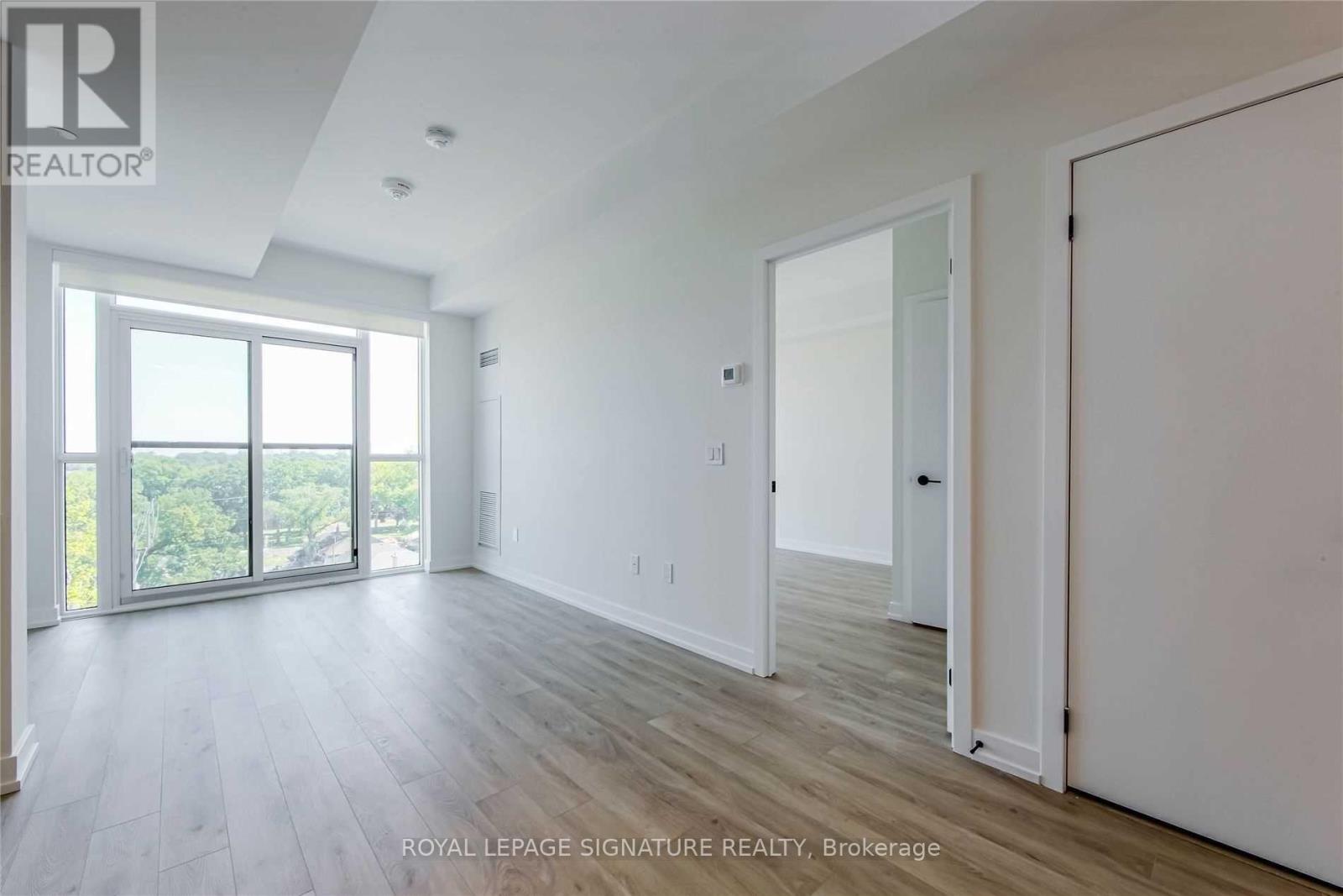 706 - 2300 St Clair Avenue W, Toronto, Ontario M6N 0B3 - Photo 7 - W13527434