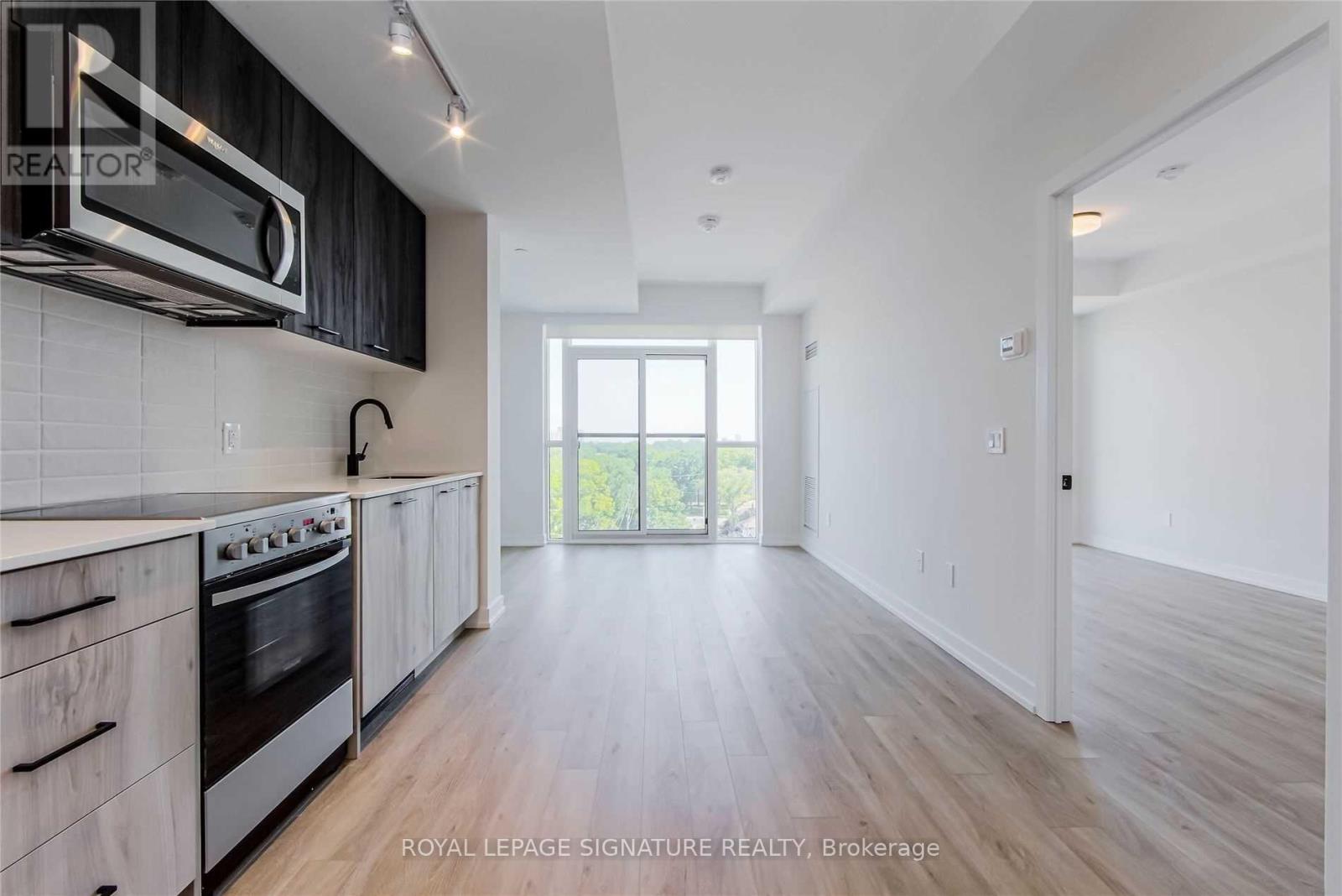 706 - 2300 St Clair Avenue W, Toronto, Ontario M6N 0B3 - Photo 8 - W13527434