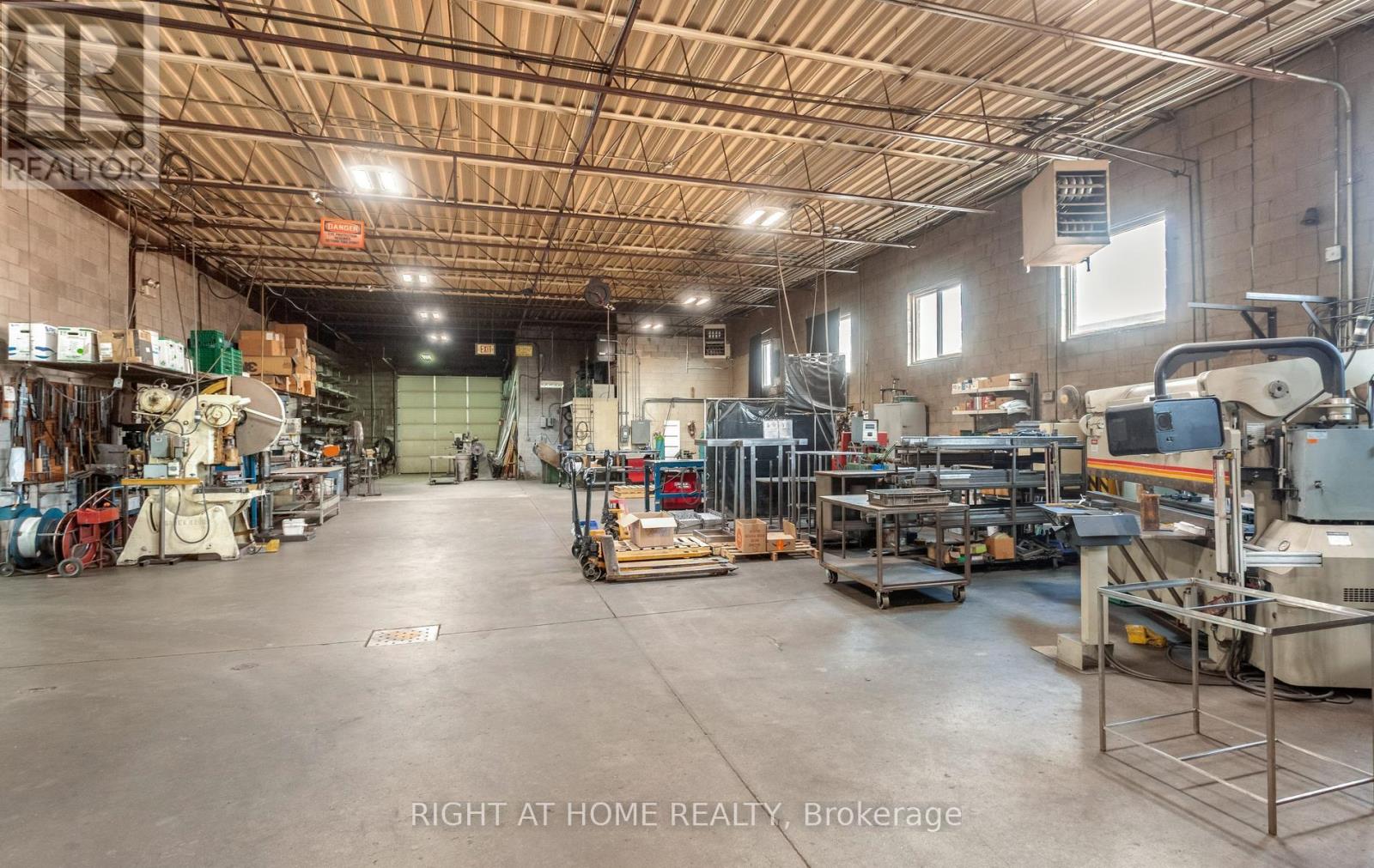 5277 Creekbank Road, Mississauga, Ontario  L4W 1N3 - Photo 17 - W13527454