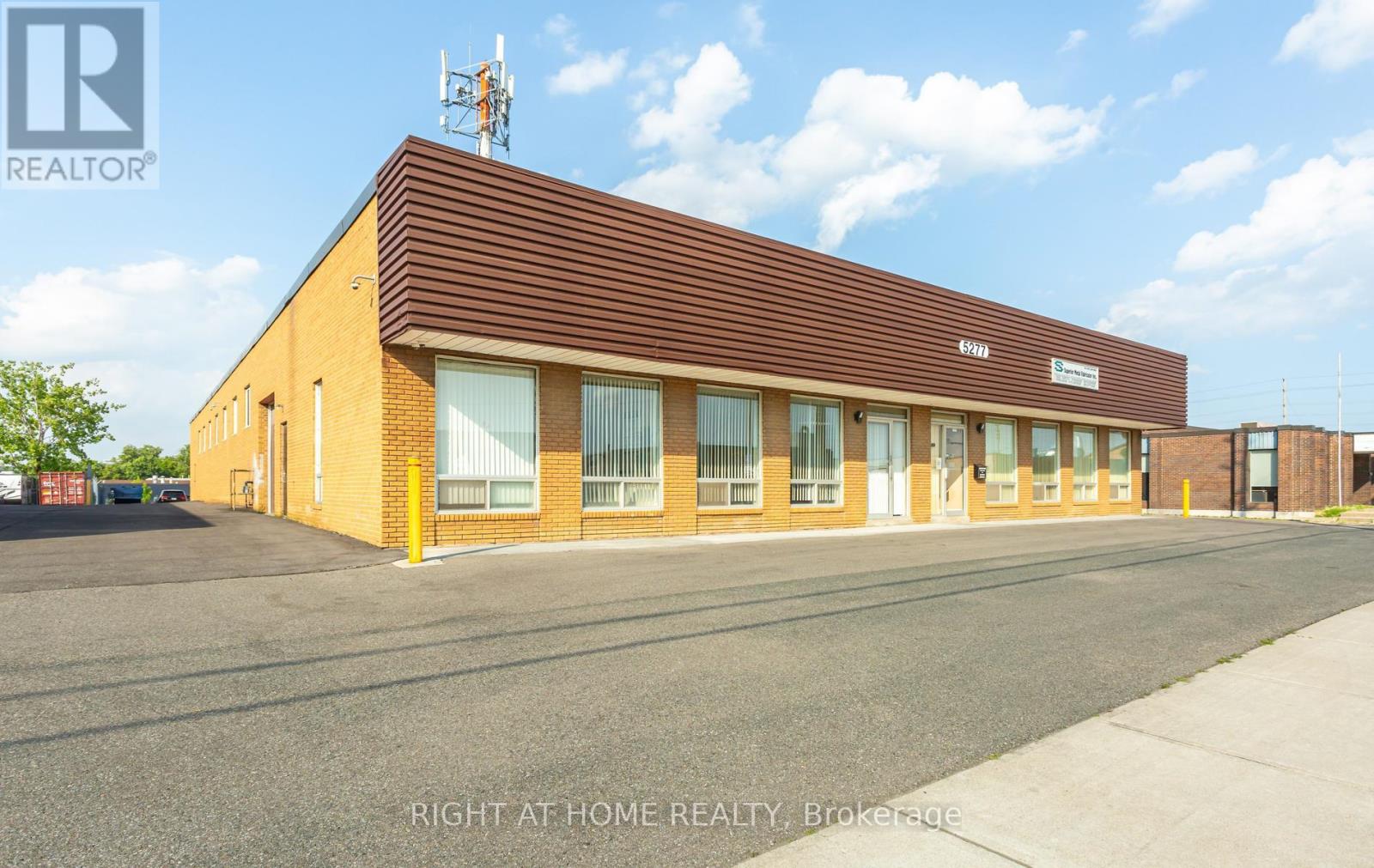 5277 Creekbank Road, Mississauga, Ontario  L4W 1N3 - Photo 2 - W13527454