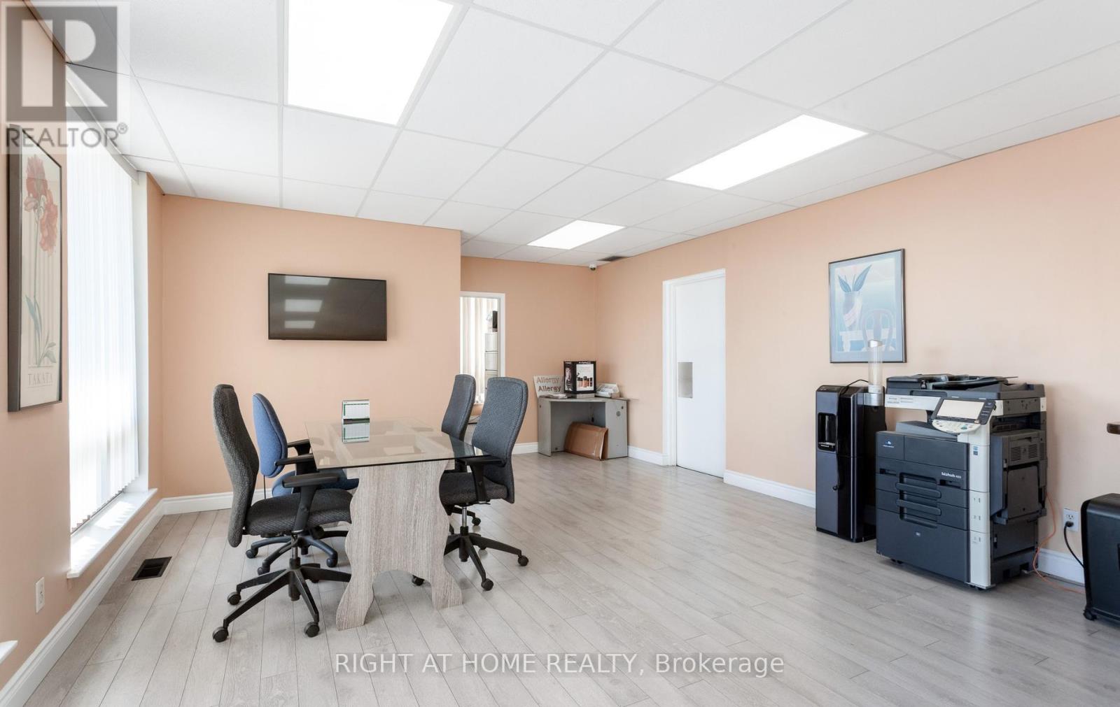 5277 Creekbank Road, Mississauga, Ontario  L4W 1N3 - Photo 5 - W13527454