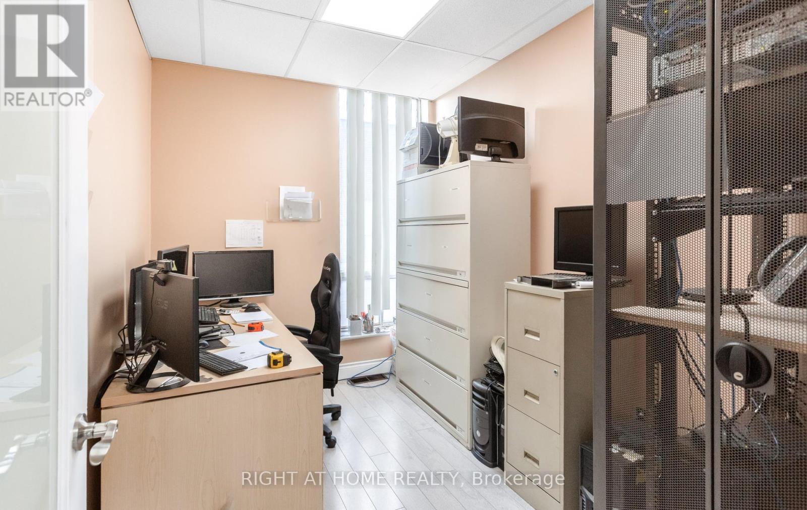 5277 Creekbank Road, Mississauga, Ontario  L4W 1N3 - Photo 7 - W13527454