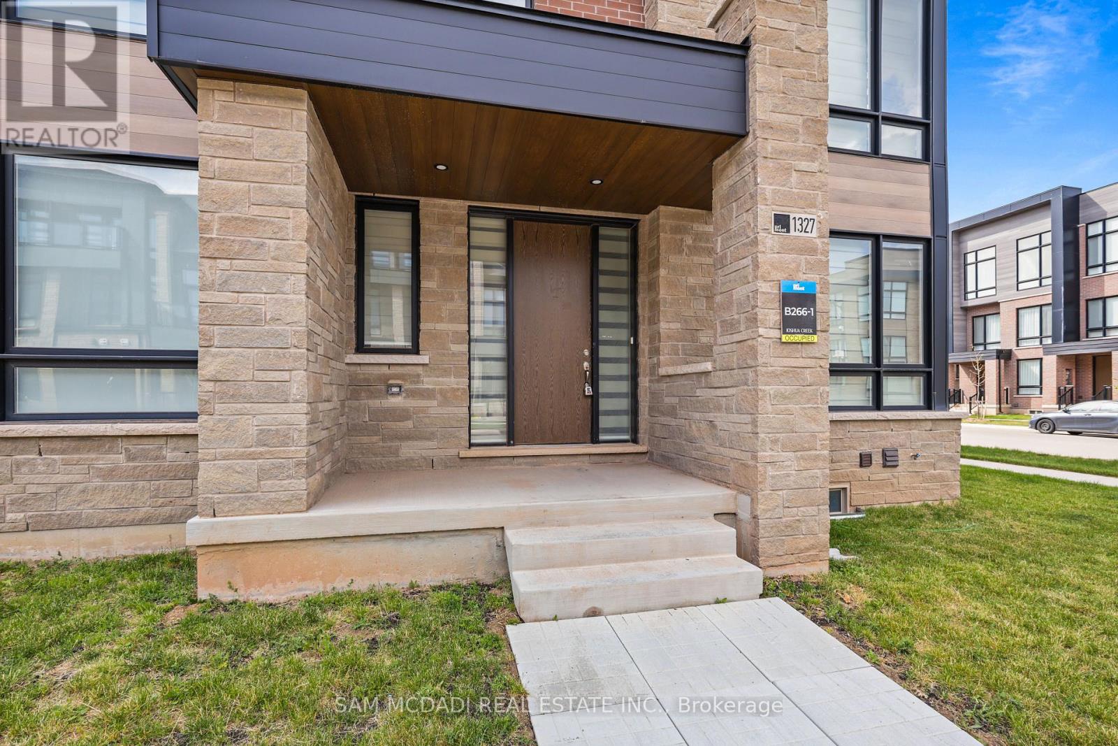 1327 Anthonia Trail, Oakville, Ontario  L6H 7Y8 - Photo 2 - W13527494