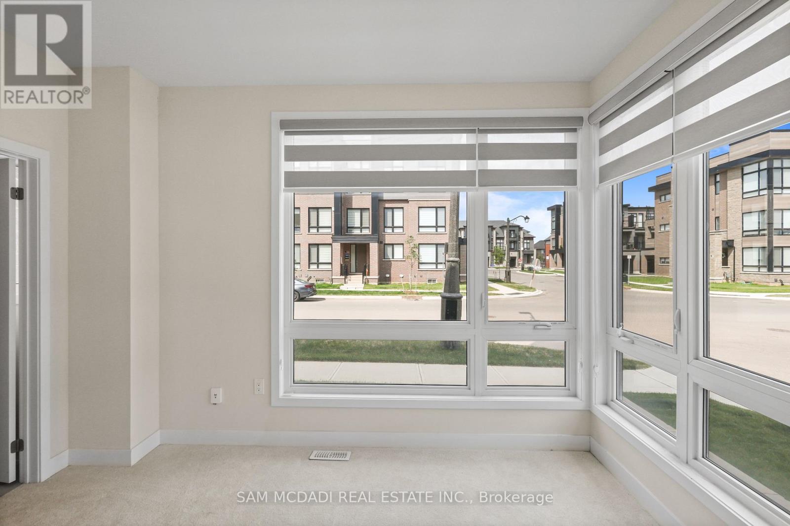 1327 Anthonia Trail, Oakville, Ontario  L6H 7Y8 - Photo 5 - W13527494