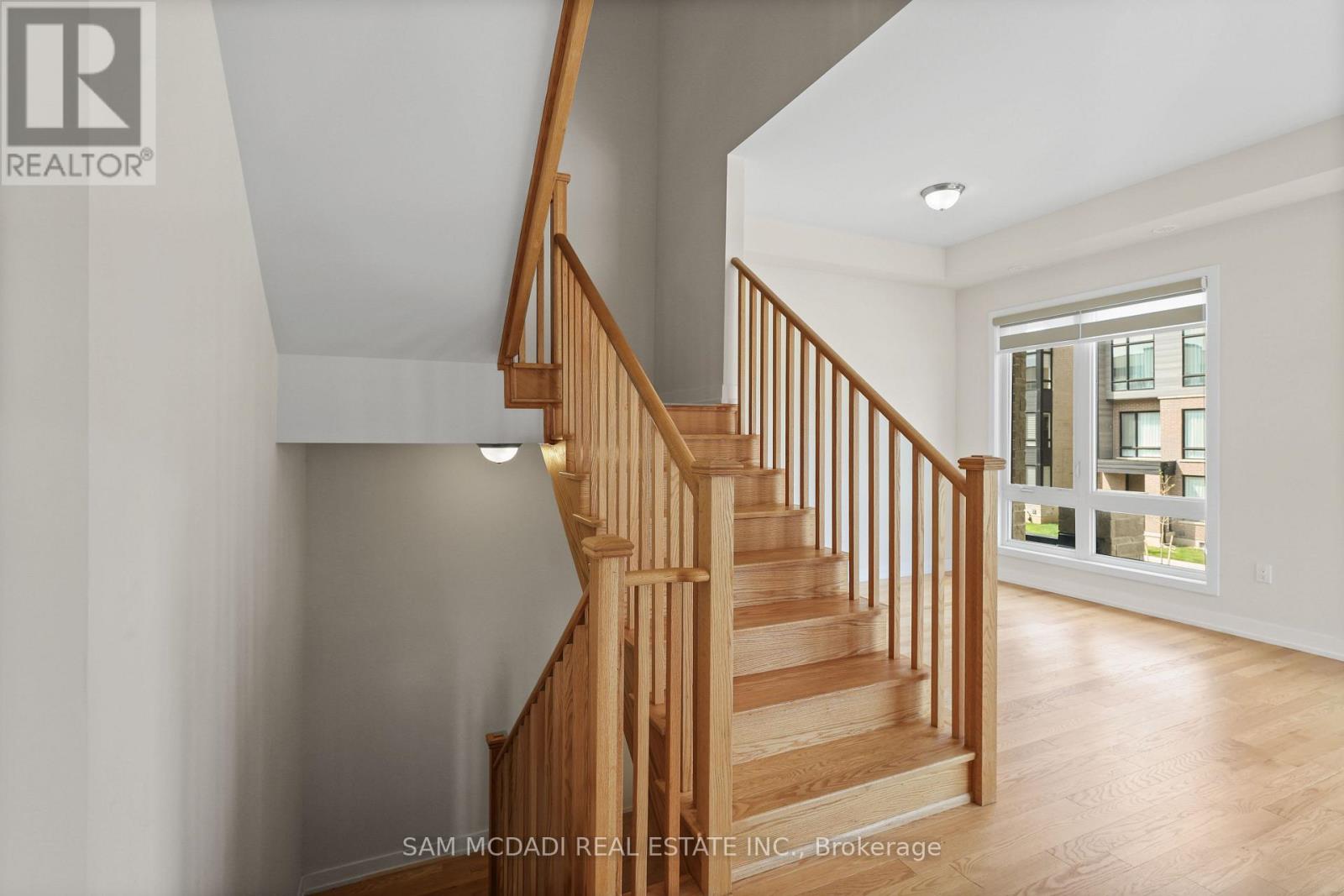 1327 Anthonia Trail, Oakville, Ontario  L6H 7Y8 - Photo 9 - W13527494