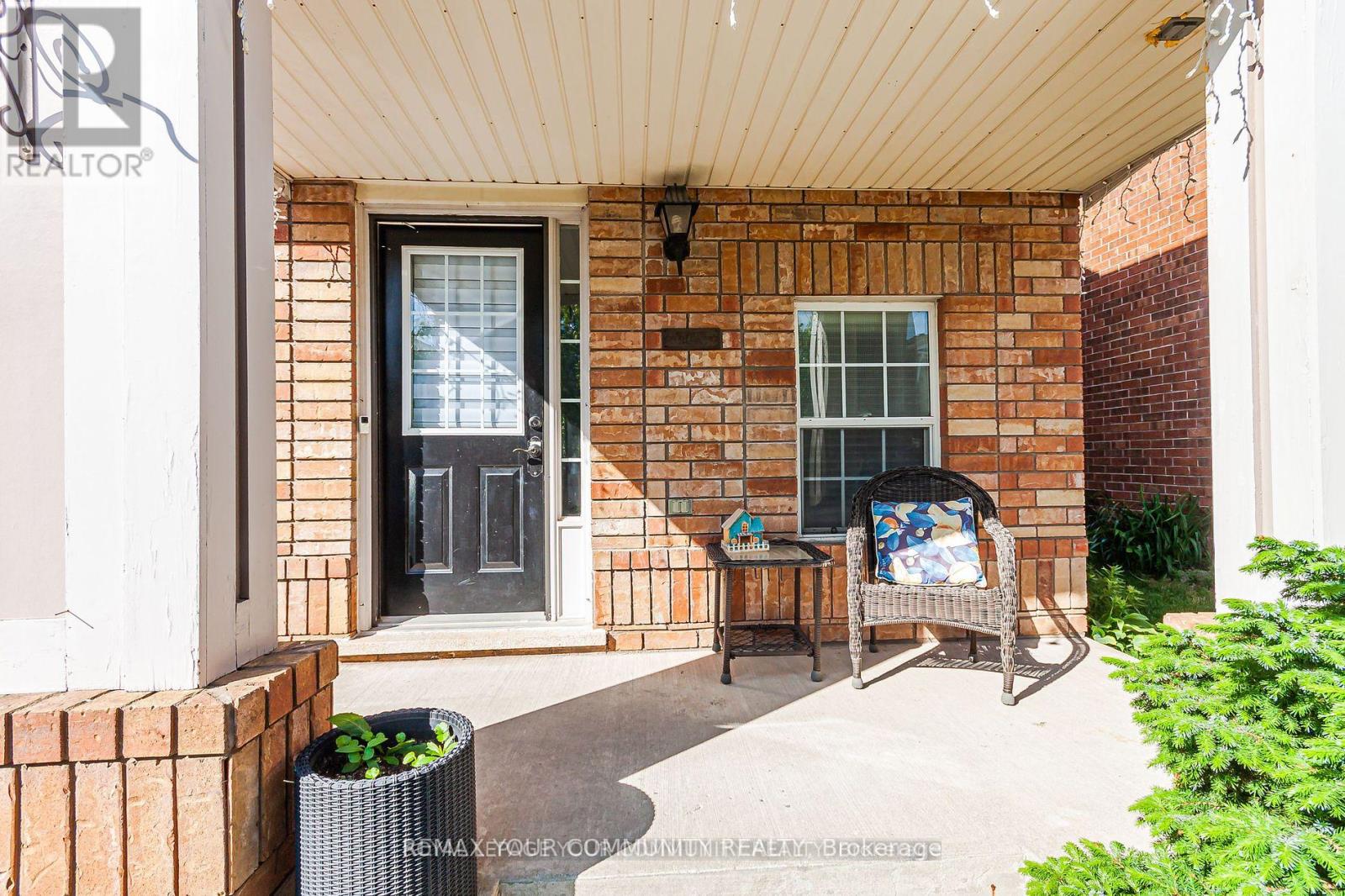 688 HAMILTON CRESCENT
