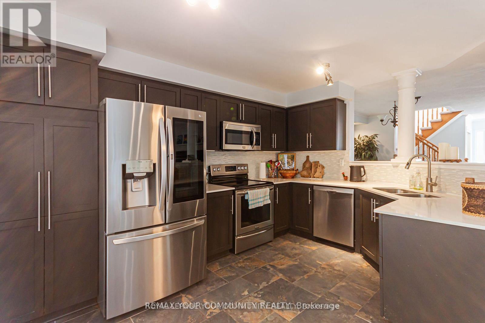 688 Hamilton Crescent, Milton, Ontario L9T 6H1 - Photo 6 - W13527504