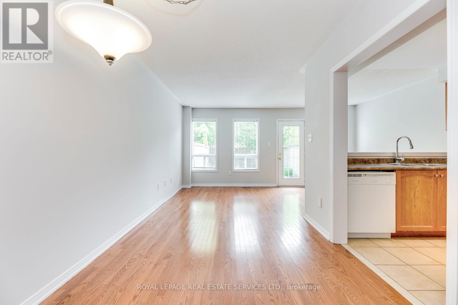 1835 Mccoy Avenue, Burlington, Ontario  L7L 7M1 - Photo 5 - W13527608