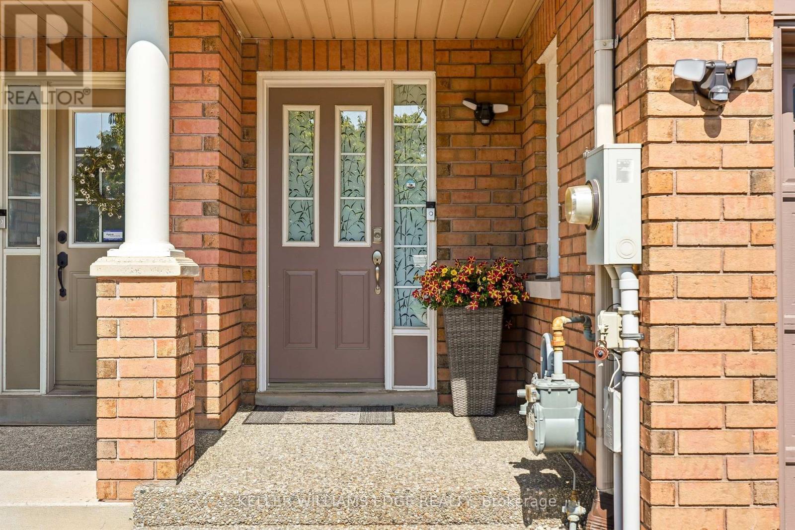 2408 Nichols Drive, Oakville, Ontario  L6H 6T2 - Photo 2 - W13527680