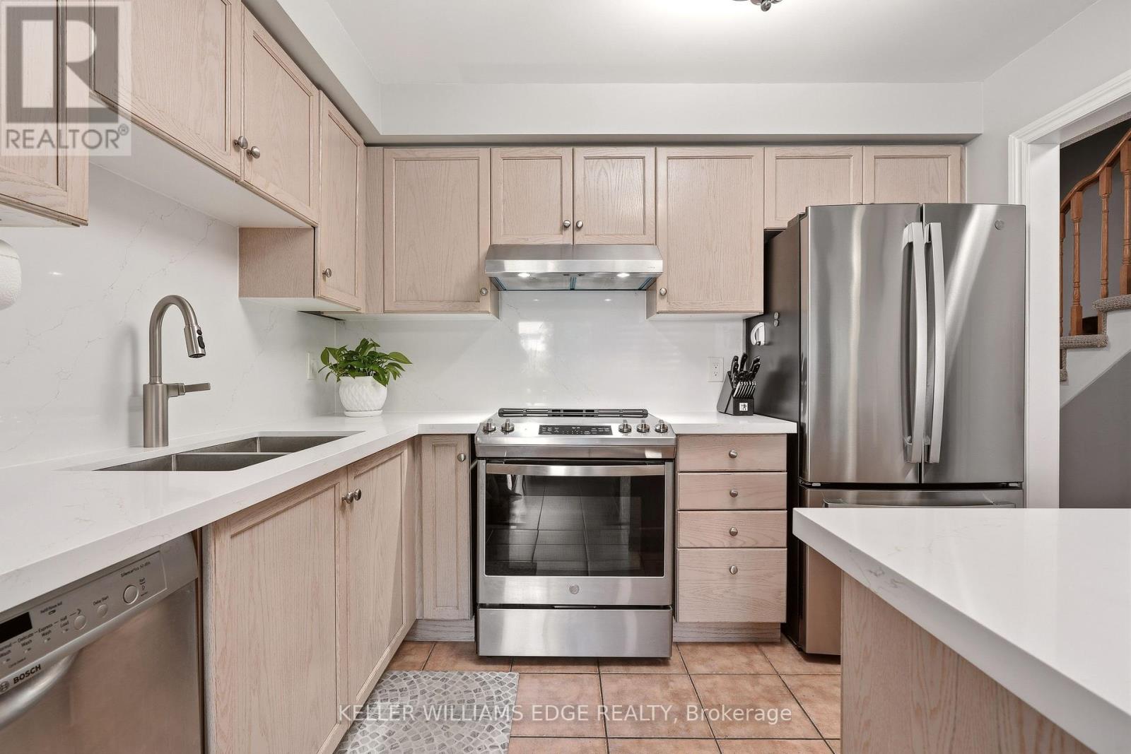 2408 Nichols Drive, Oakville, Ontario  L6H 6T2 - Photo 6 - W13527680
