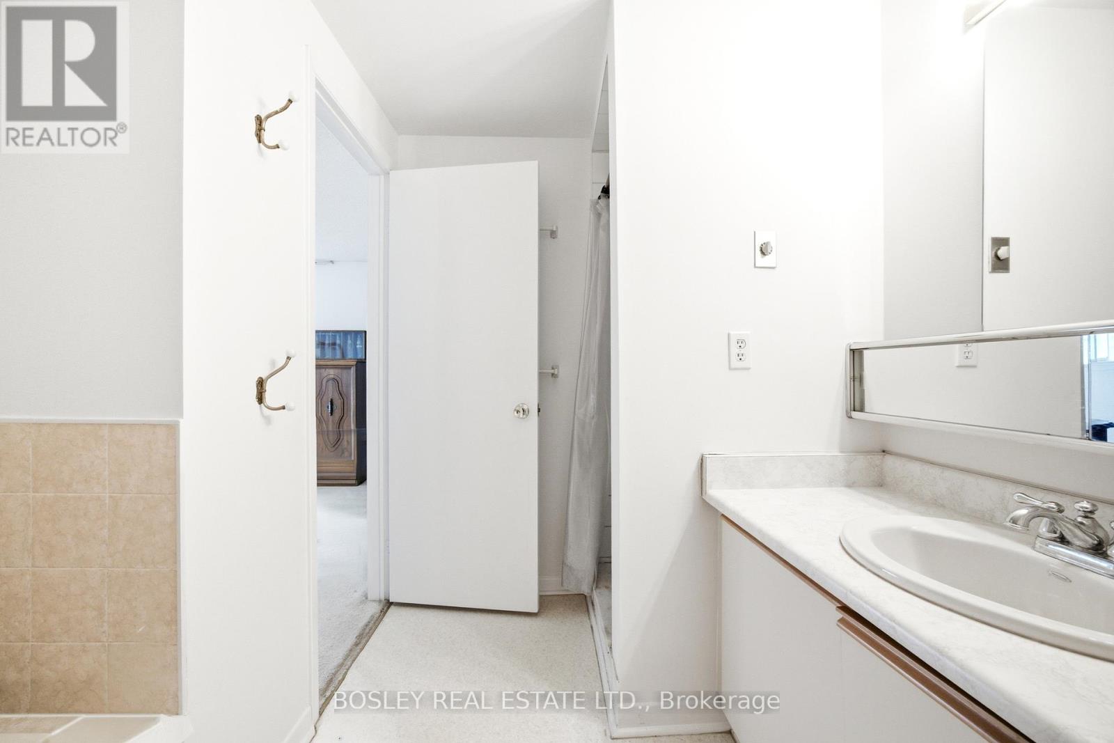 18 - 3079 Fifth Line W, Mississauga, Ontario  L5L 3T1 - Photo 31 - W13527716