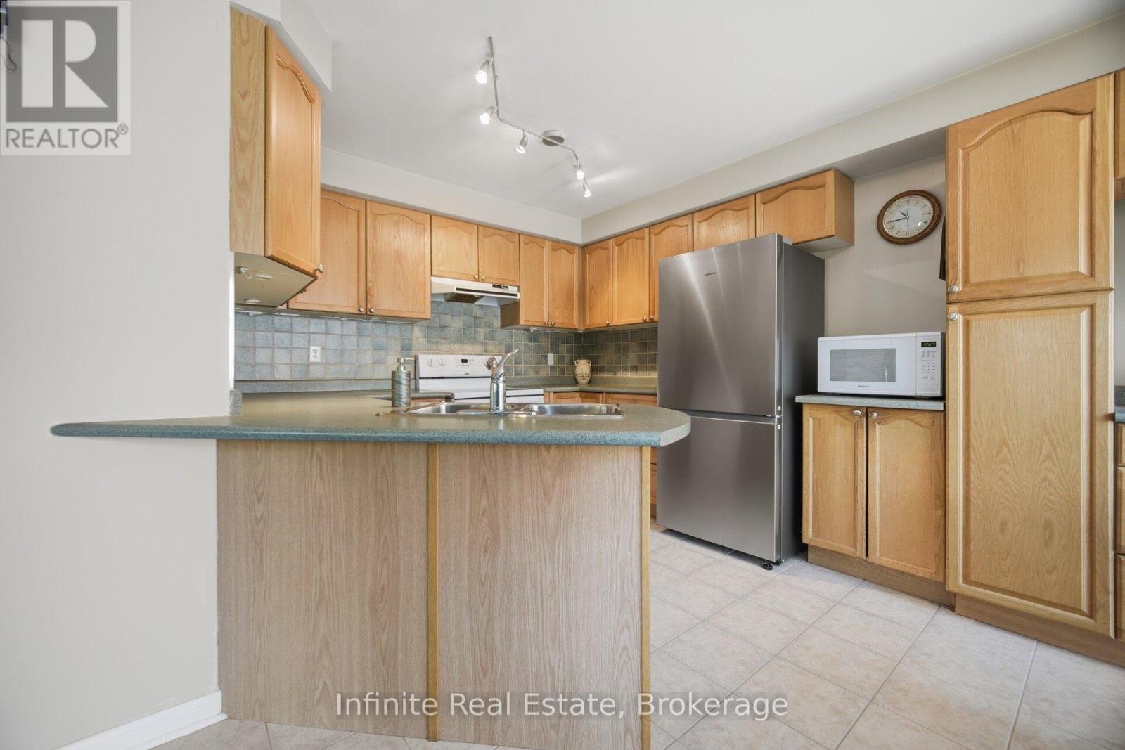 17 Mistybrook Crescent, Brampton, Ontario  L7A 2S8 - Photo 11 - W13527756