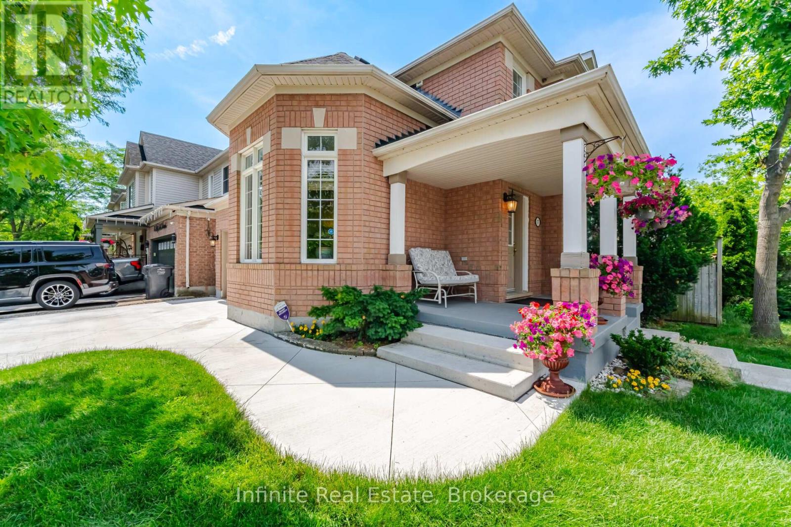 17 Mistybrook Crescent, Brampton, Ontario  L7A 2S8 - Photo 2 - W13527756