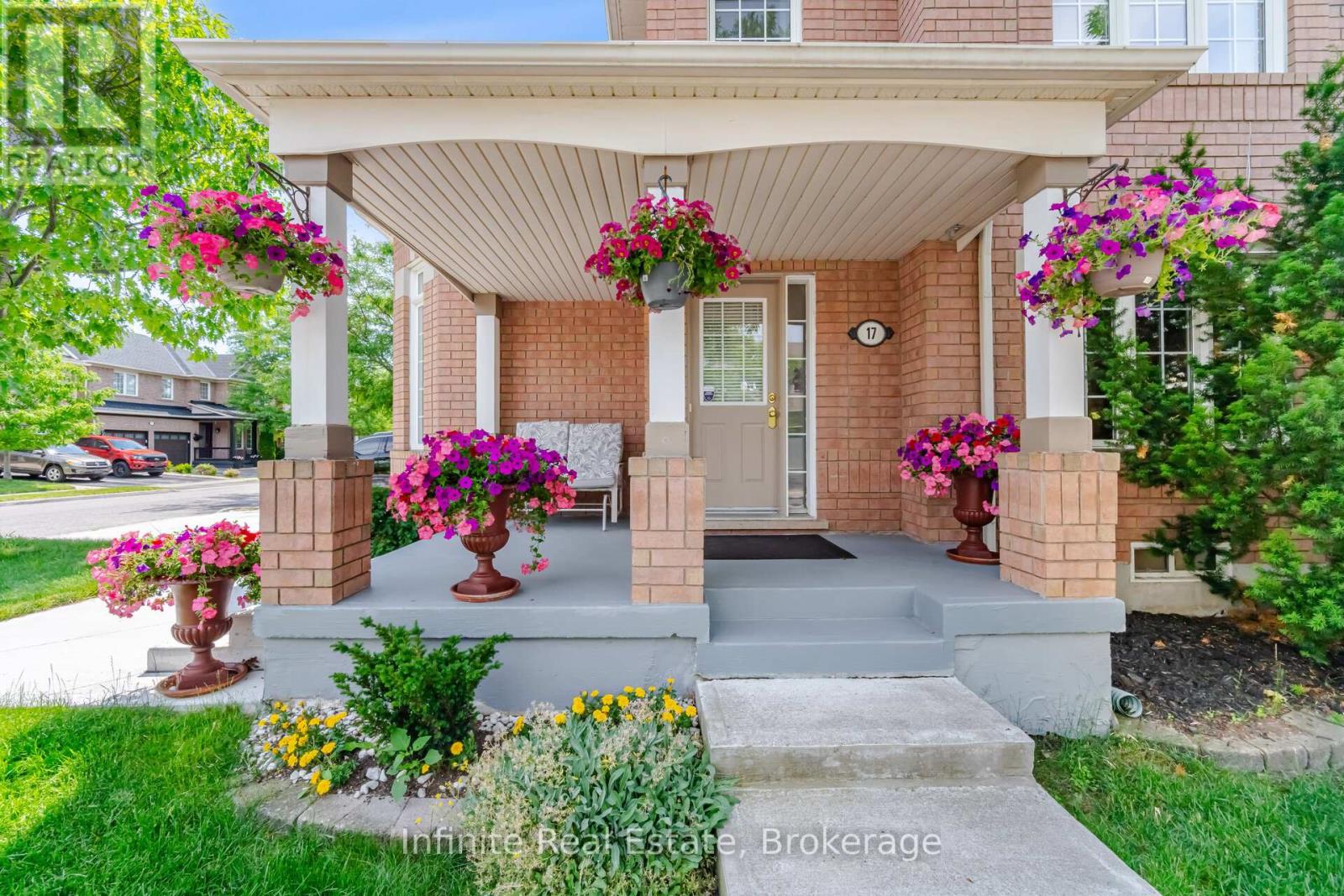 17 Mistybrook Crescent, Brampton, Ontario  L7A 2S8 - Photo 3 - W13527756
