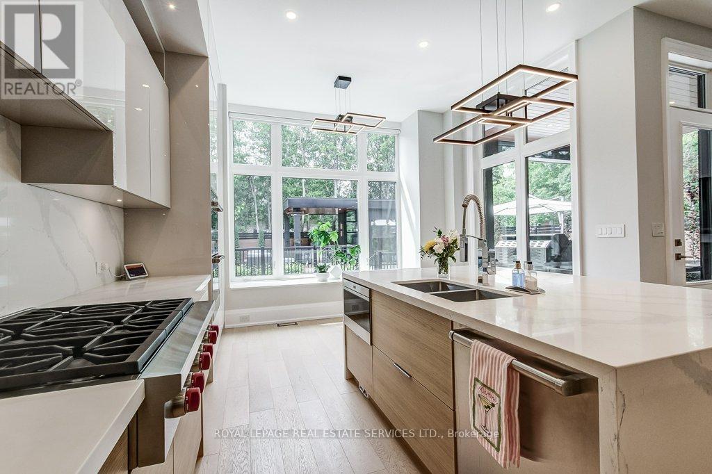 3119 Victoria Street, Oakville, Ontario  L6L 1K3 - Photo 13 - W13527768