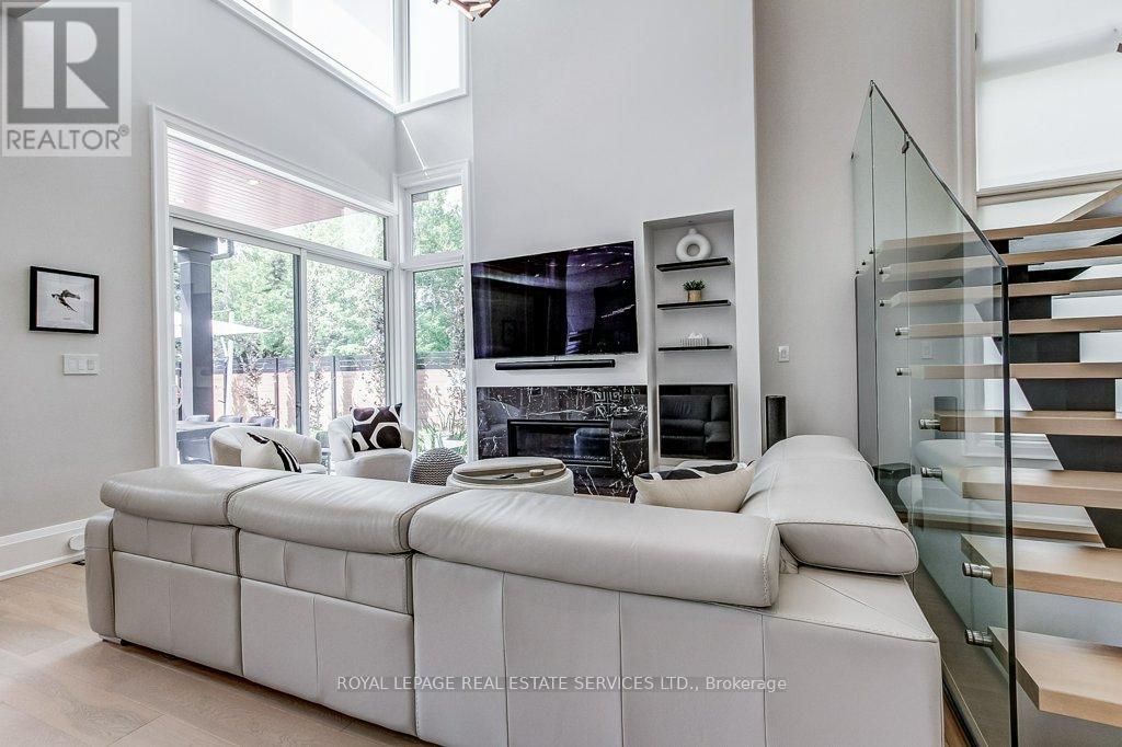 3119 Victoria Street, Oakville, Ontario  L6L 1K3 - Photo 8 - W13527768