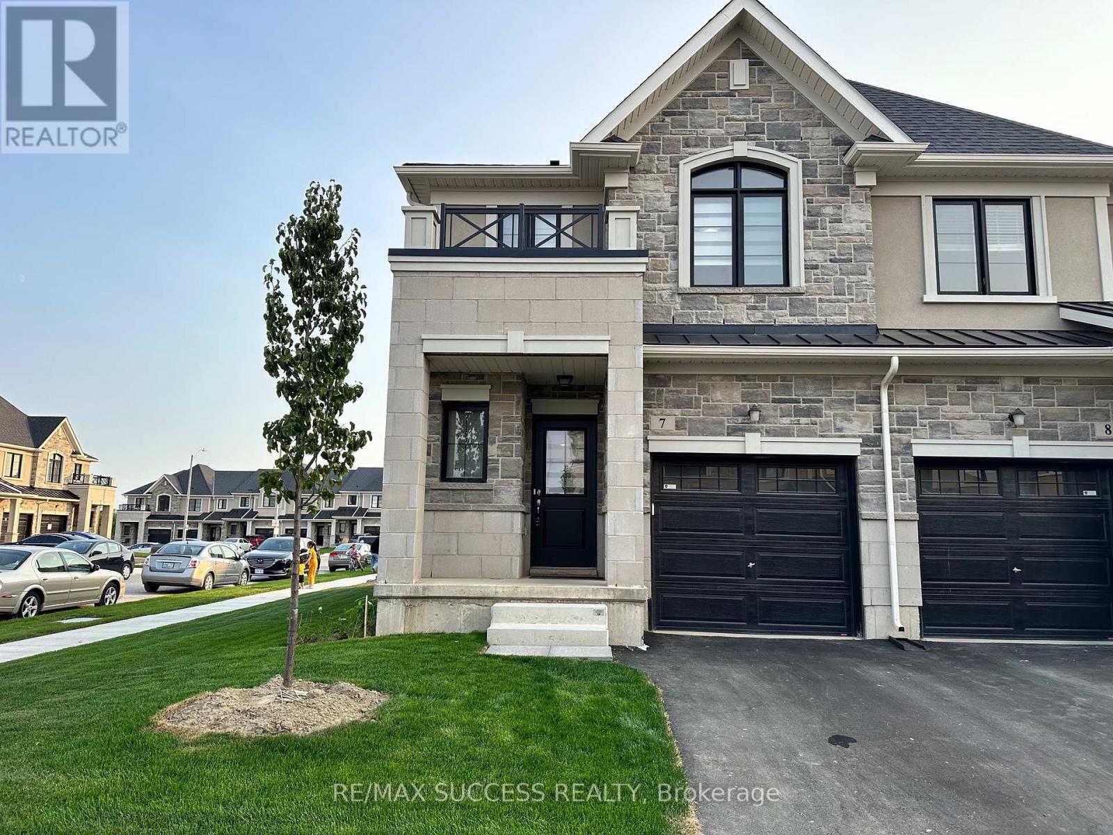 7 - 30 Mia Drive, Hamilton, Ontario  L9B 0K1 - Photo 1 - X13527562