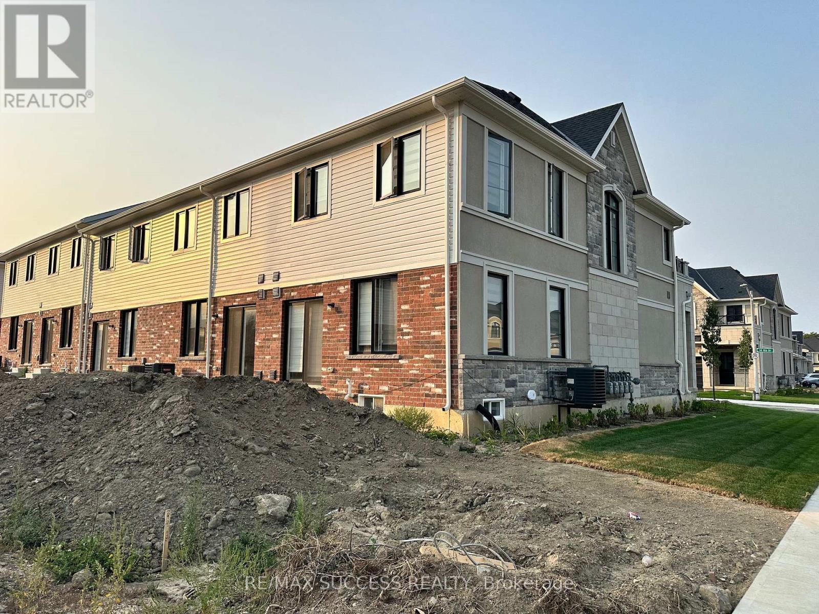 7 - 30 Mia Drive, Hamilton, Ontario  L9B 0K1 - Photo 30 - X13527562