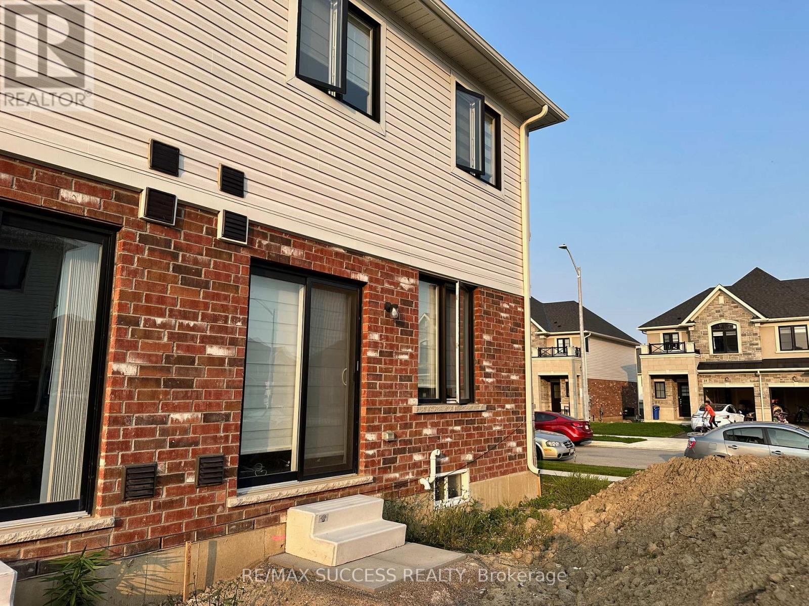 7 - 30 Mia Drive, Hamilton, Ontario  L9B 0K1 - Photo 31 - X13527562