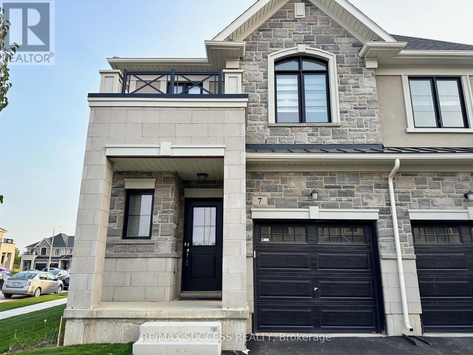 7 - 30 Mia Drive, Hamilton, Ontario  L9B 0K1 - Photo 4 - X13527562