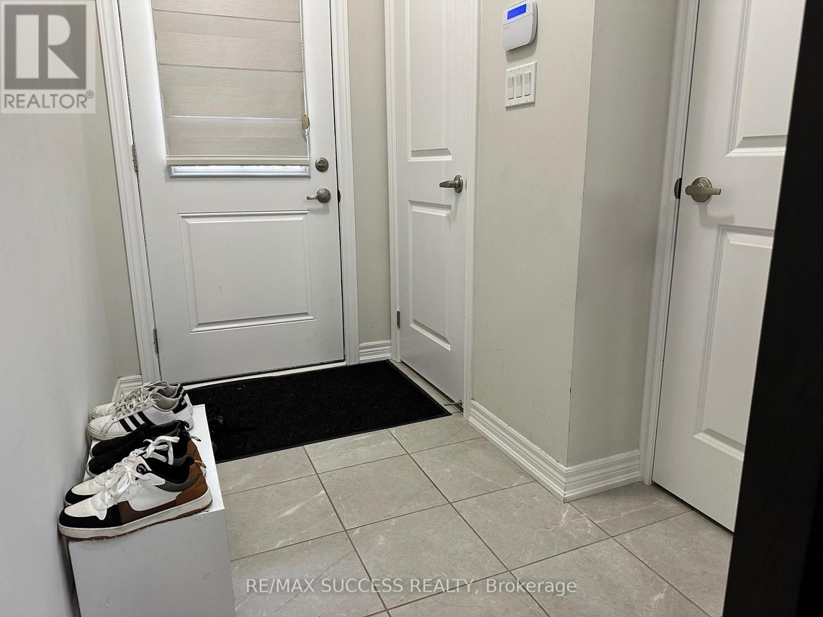 7 - 30 Mia Drive, Hamilton, Ontario  L9B 0K1 - Photo 8 - X13527562
