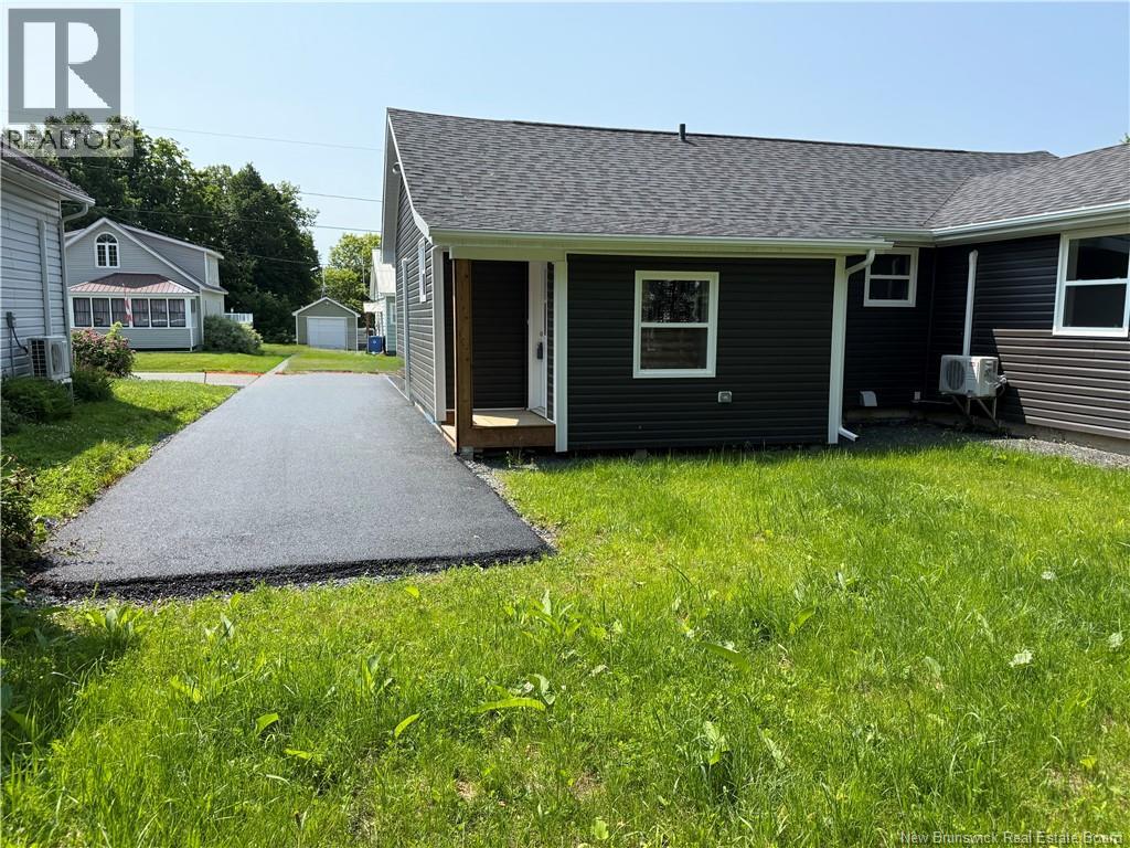 122 St. John Street, Woodstock, New Brunswick  E7M 2V1 - Photo 4 - NB133434