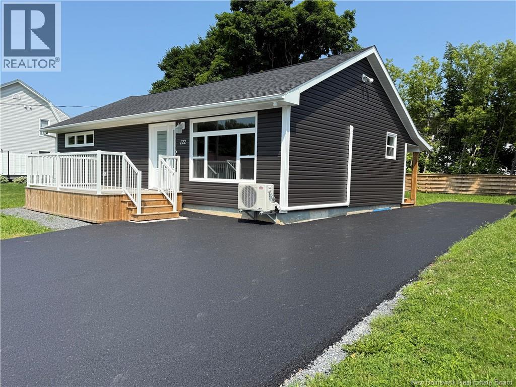 122 St. John Street, Woodstock, New Brunswick  E7M 2V1 - Photo 3 - NB133434