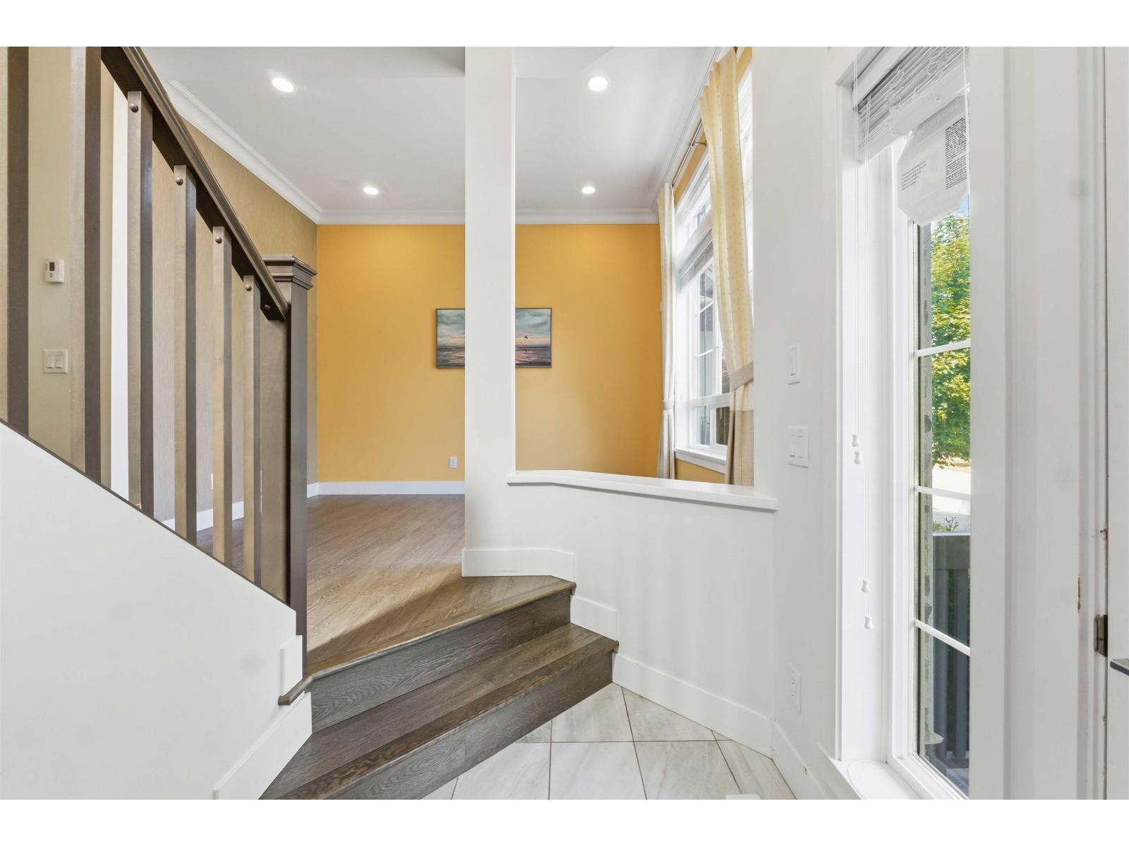 15878 29a Avenue, Surrey, British Columbia  V3Z 0N3 - Photo 3 - R3139438