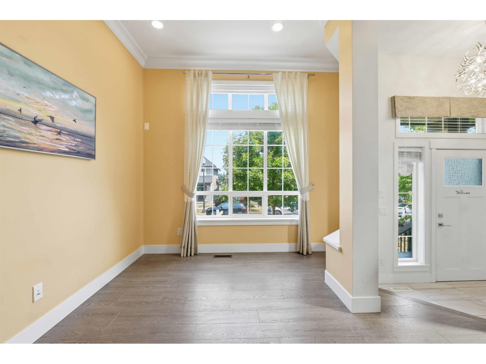 15878 29a Avenue, Surrey, British Columbia  V3Z 0N3 - Photo 4 - R3139438