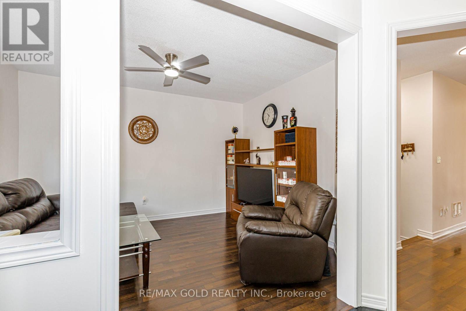 12 Fitzgibson Street, Brampton, Ontario  L6Y 5Y5 - Photo 15 - W13522538