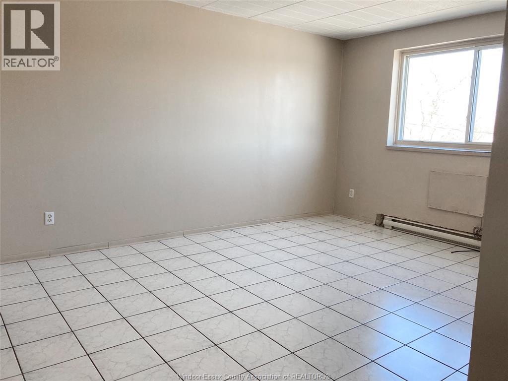 892 Campbell Avenue Unit# 12, Windsor, Ontario N9B 2H9 - Photo 3 - 26016089