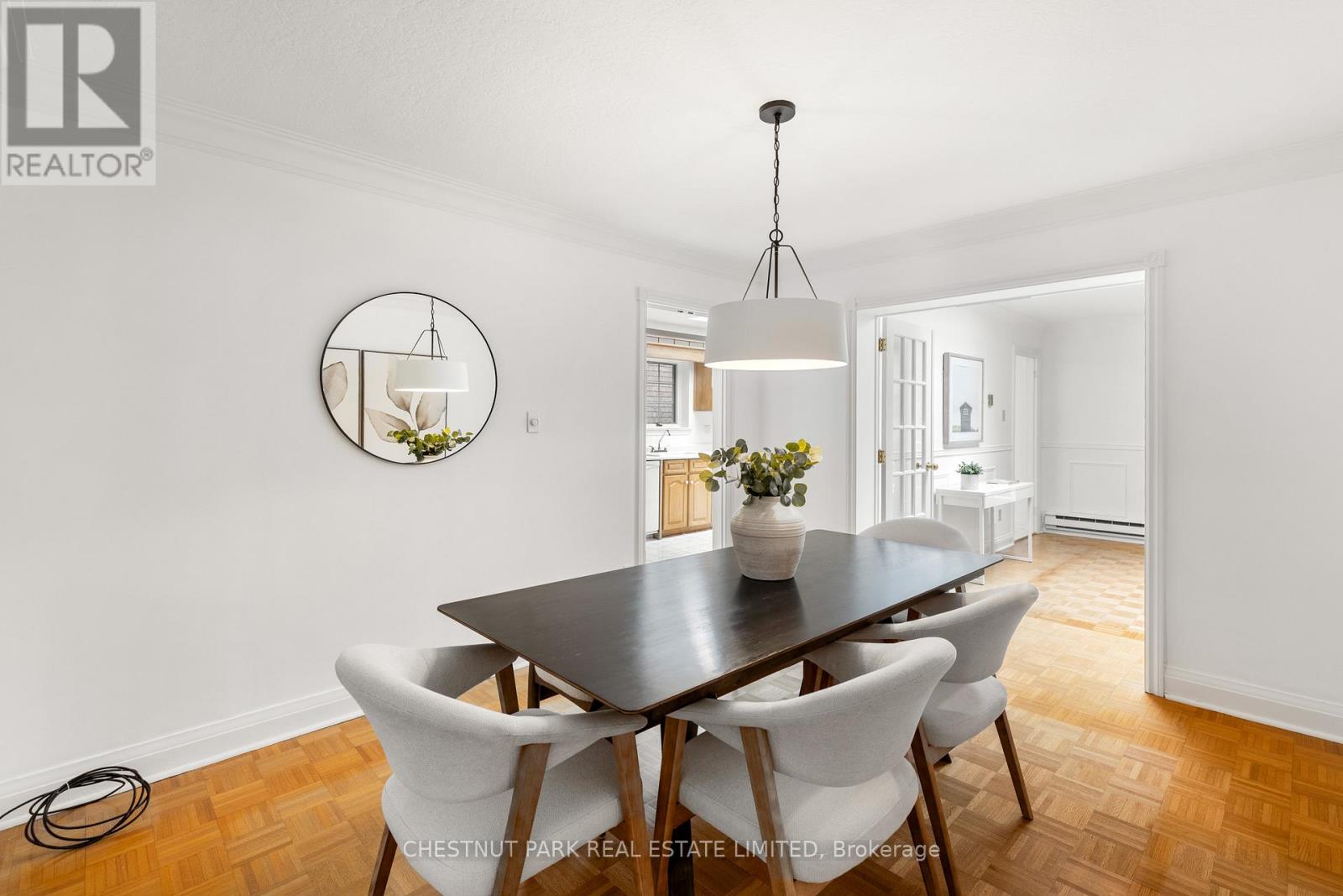 4 Roxville Avenue, Toronto, Ontario  M4G 3P8 - Photo 12 - C13527796