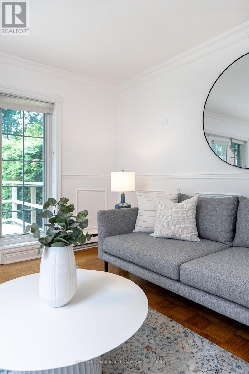 4 Roxville Avenue, Toronto, Ontario  M4G 3P8 - Photo 21 - C13527796