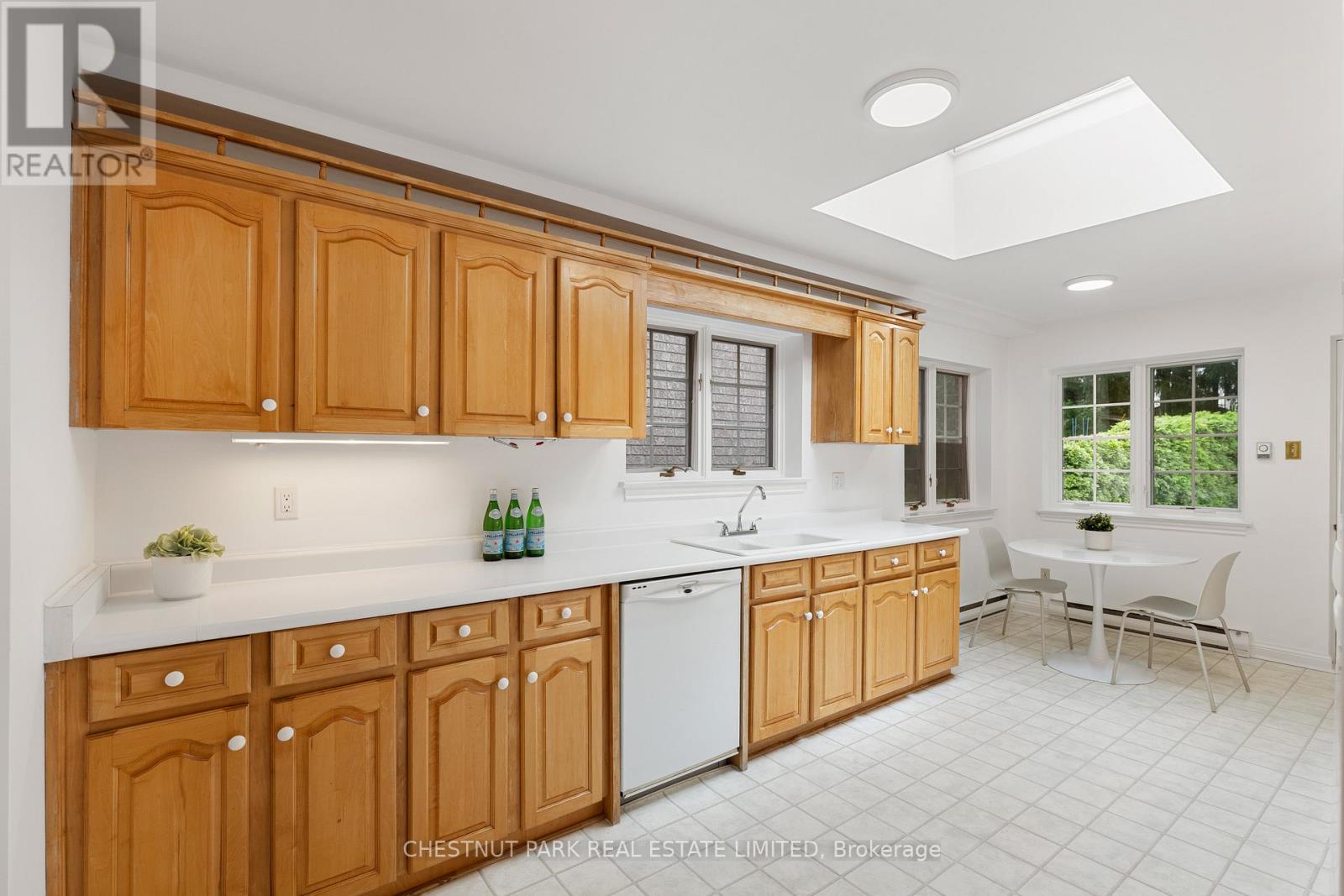 4 Roxville Avenue, Toronto, Ontario  M4G 3P8 - Photo 22 - C13527796